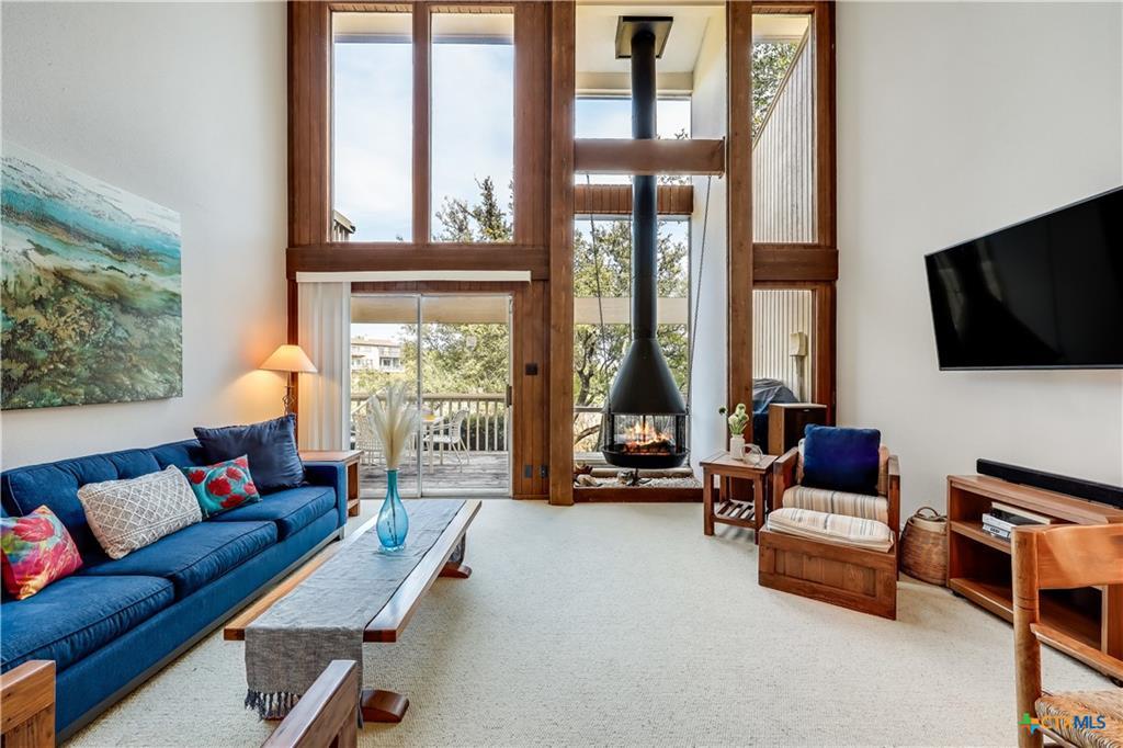 Listing photo 1 of 133  Comanche Pt