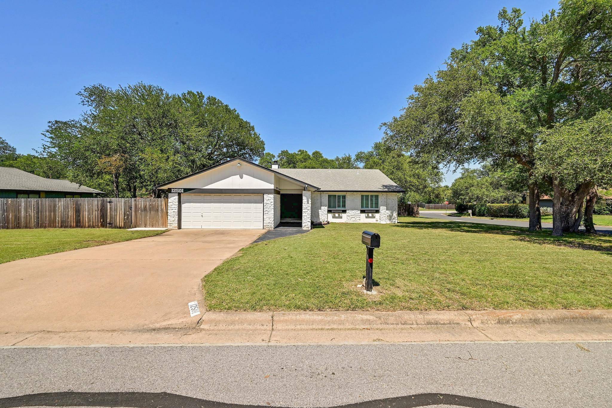 Listing photo 1 of 12501  Preece Dr