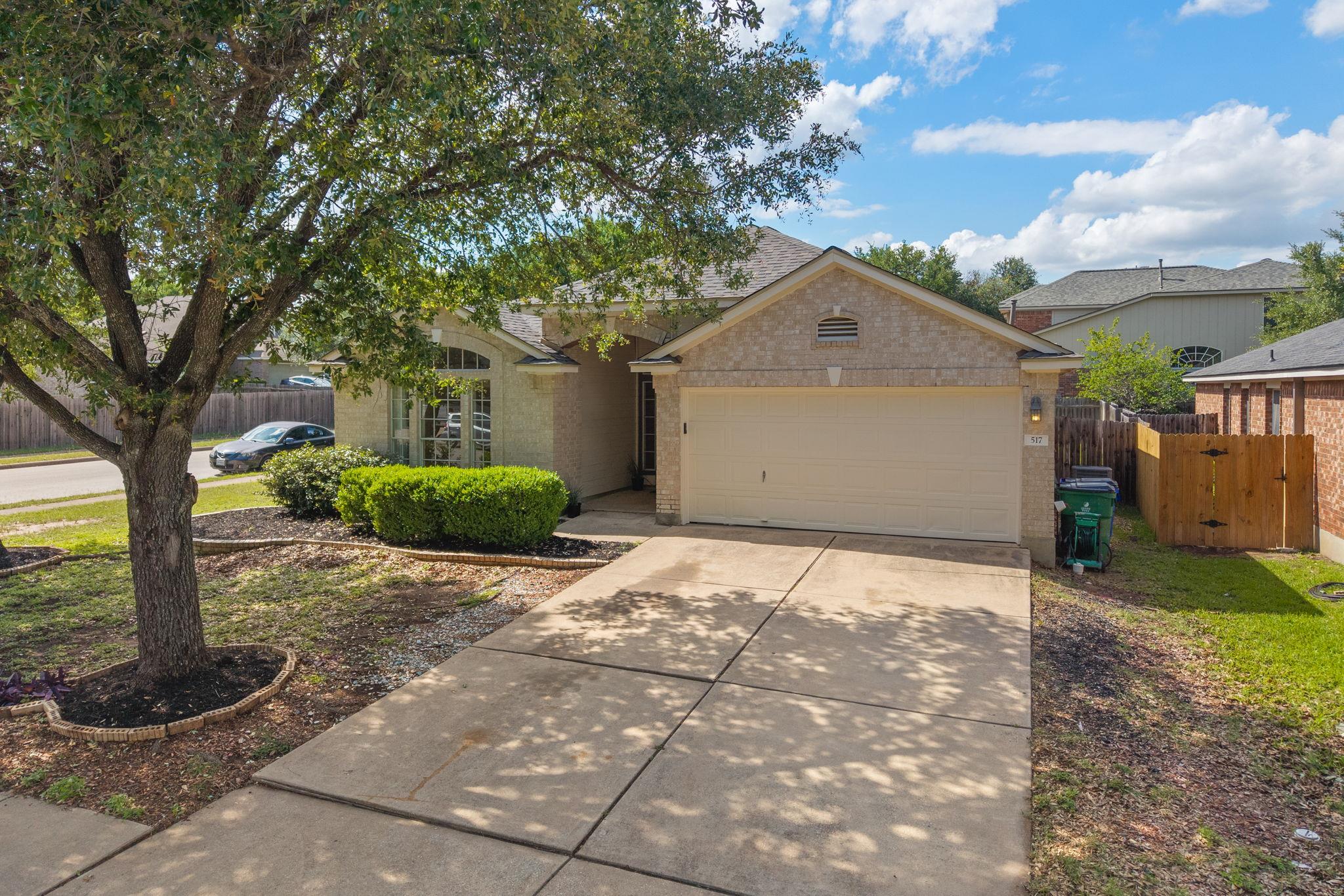 Listing photo 1 of 517  Paso Fino Trl