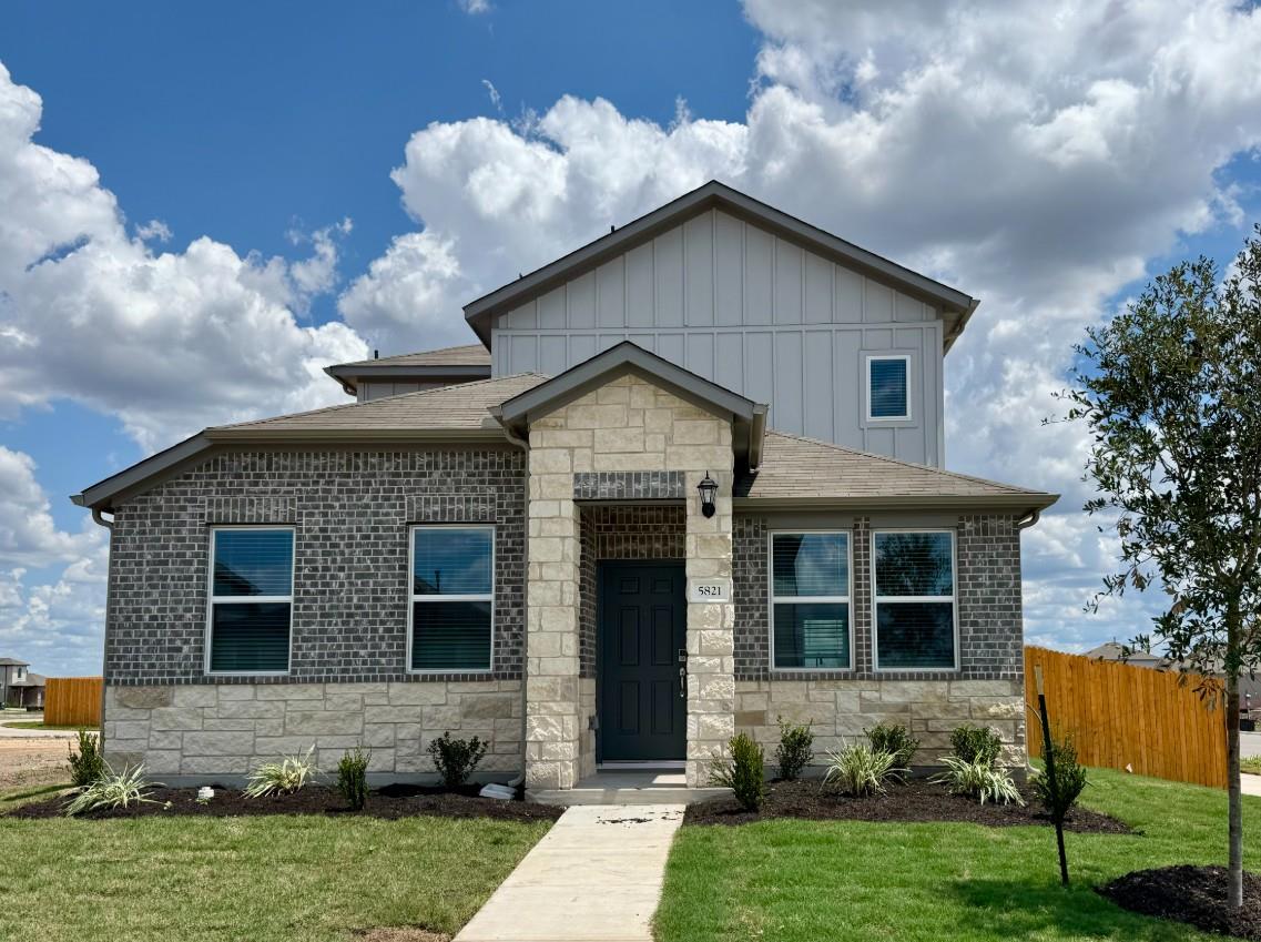 Listing photo 1 of 5821  Jennifer Pasture Path