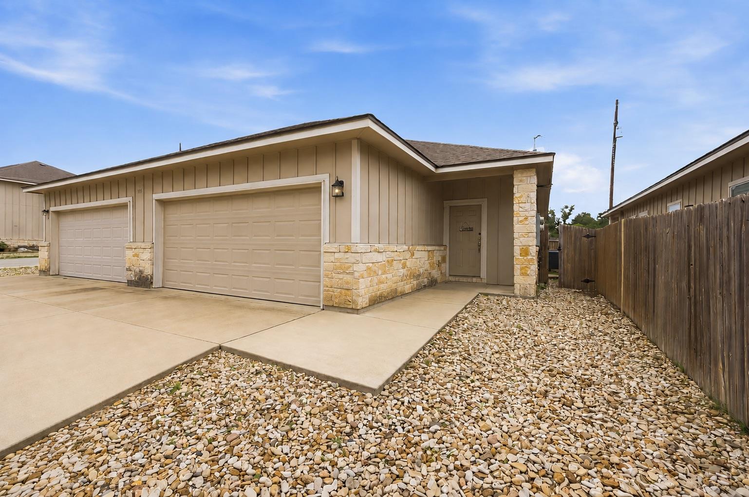 Listing photo 1 of 404  Carl Shipp Dr