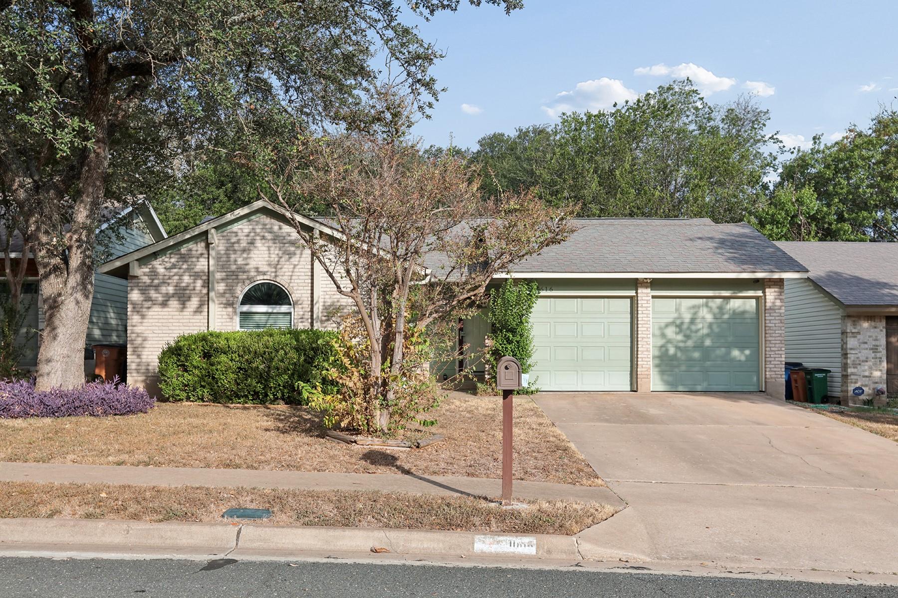 Listing photo 1 of 11616  Fast Horse Dr