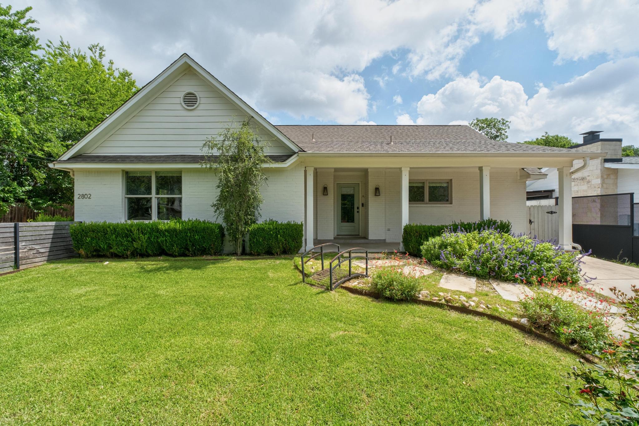 Listing photo 1 of 2802  Warren St  #A