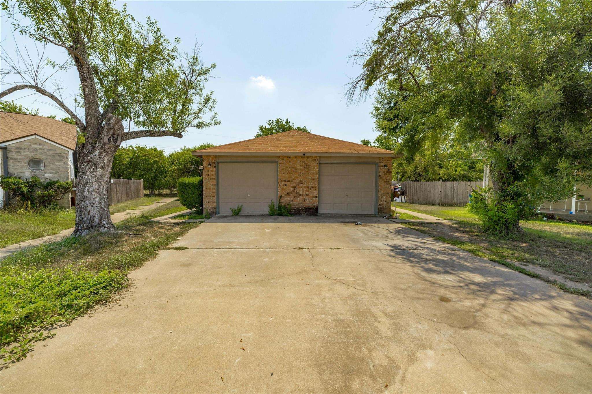 Listing photo 1 of 515  Sierra Cv