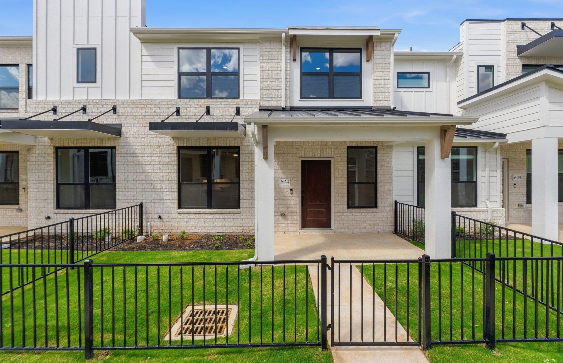 Listing photo 1 of 1280 E Main St  #604