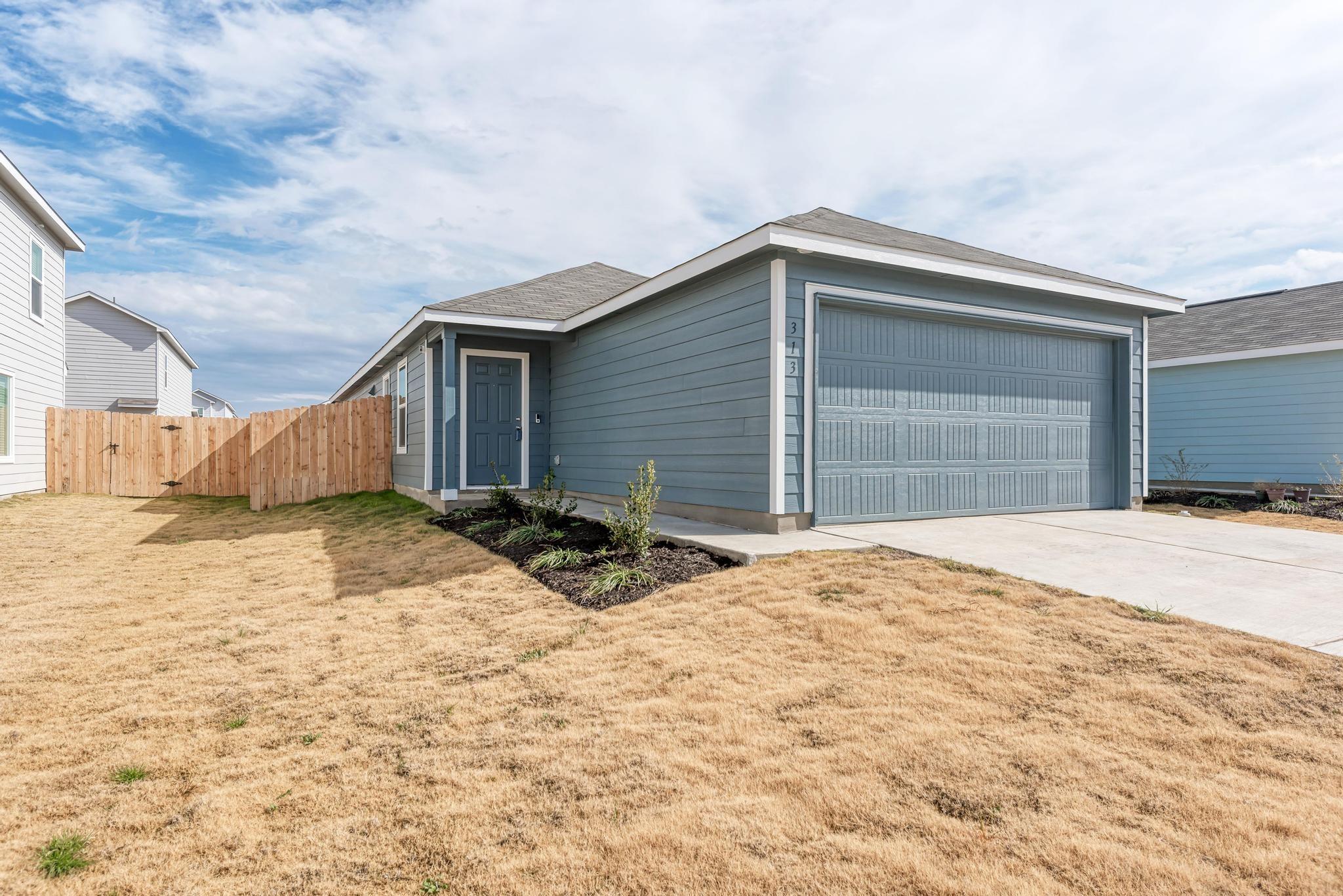 Listing photo 1 of 313  Marty Allen Loop