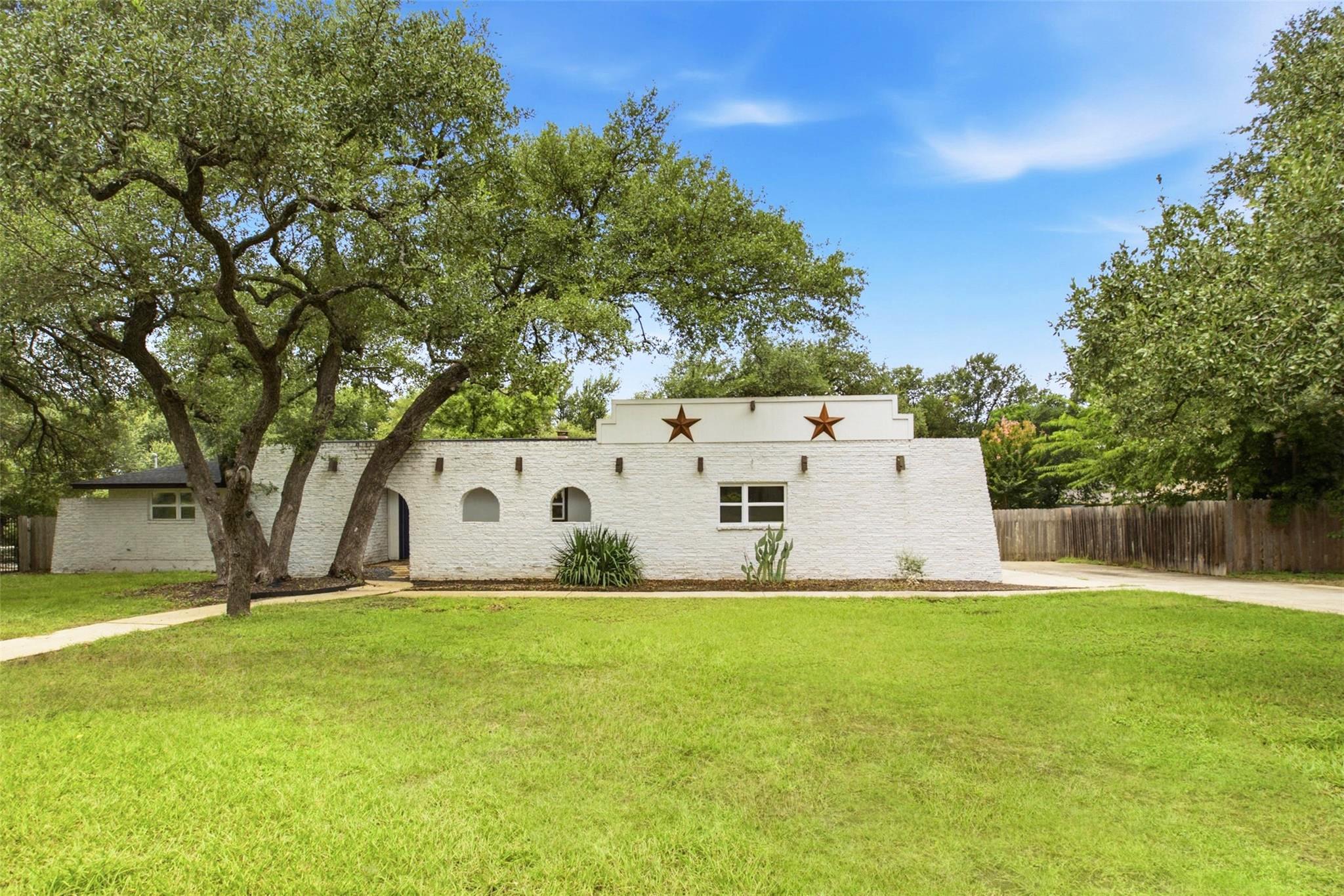 Listing photo 1 of 13204  Fawn Valley Dr