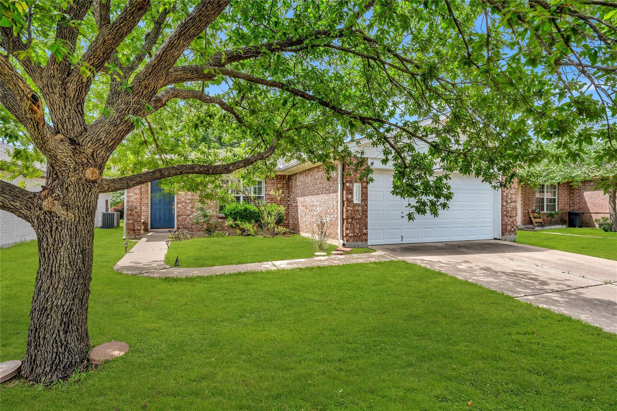 Listing photo 1 of 2012  Hawksbury Way