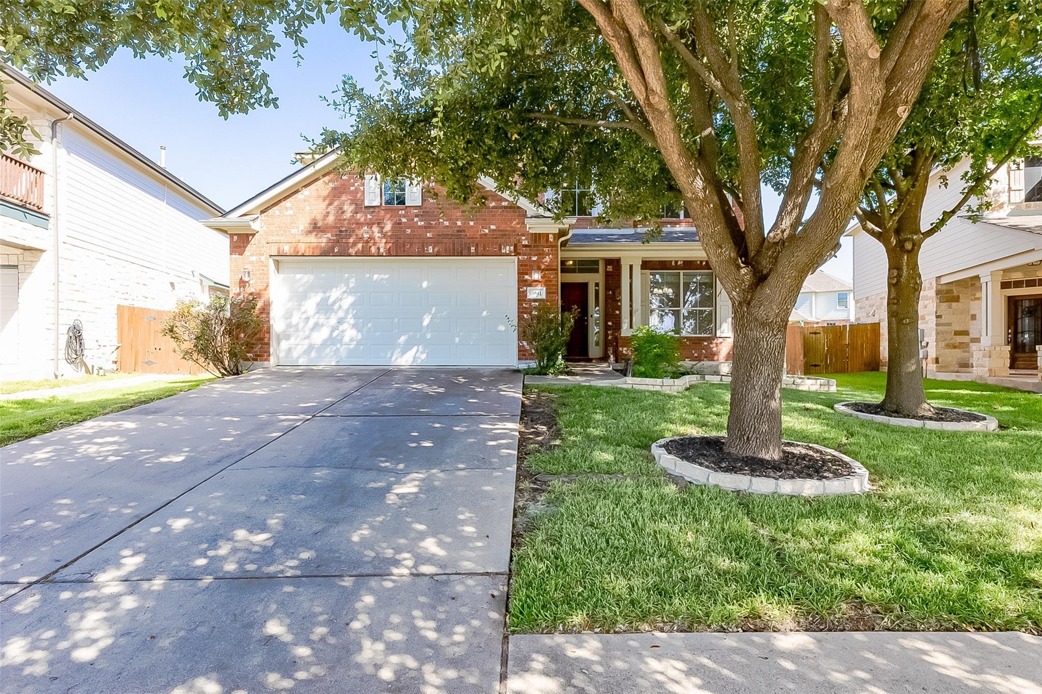 Listing photo 1 of 3611  Fossilwood Way