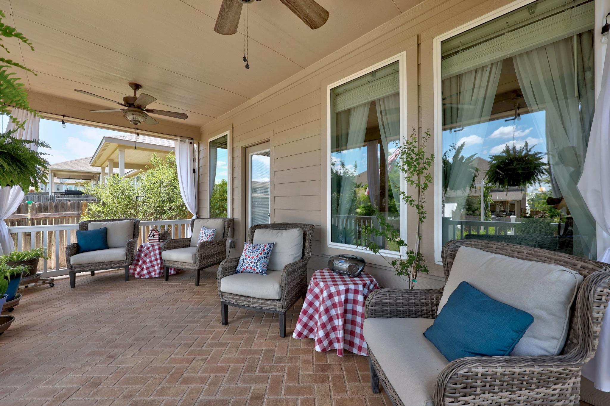 Listing photo 1 of 2105  Prairie Oaks Dr