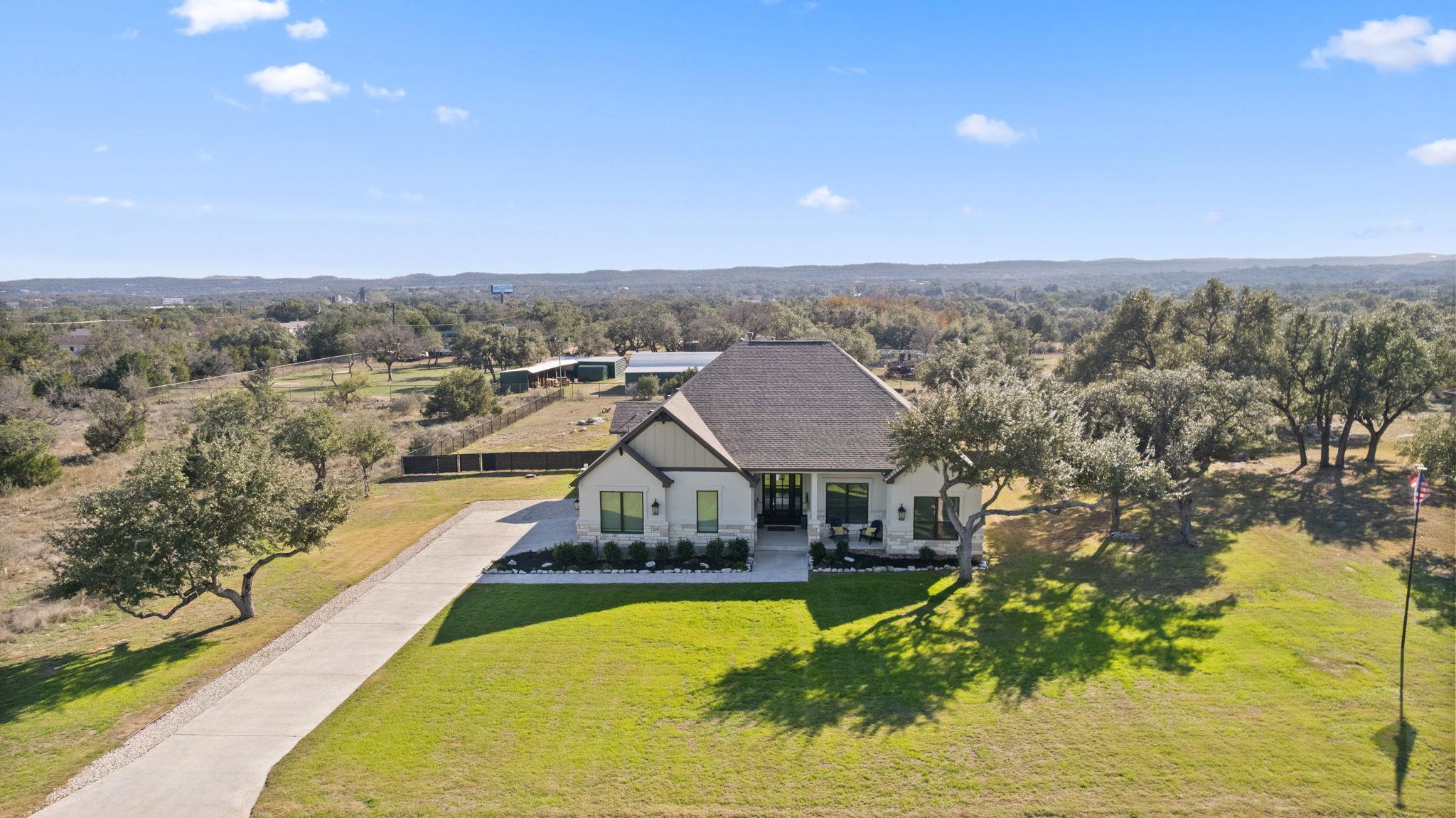 Contemporary single-story residence featuring a d