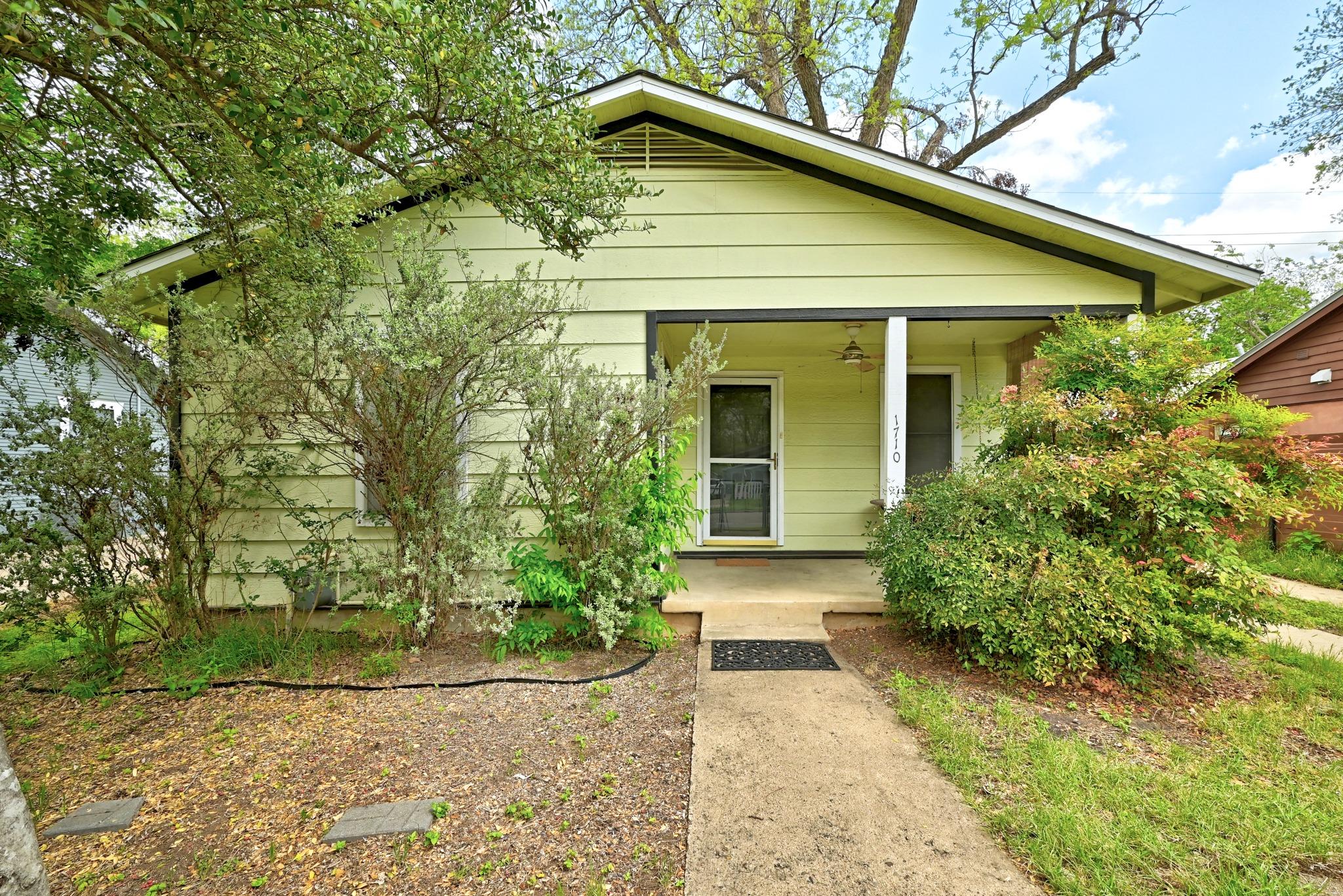 Listing photo 1 of 1710  Holly St