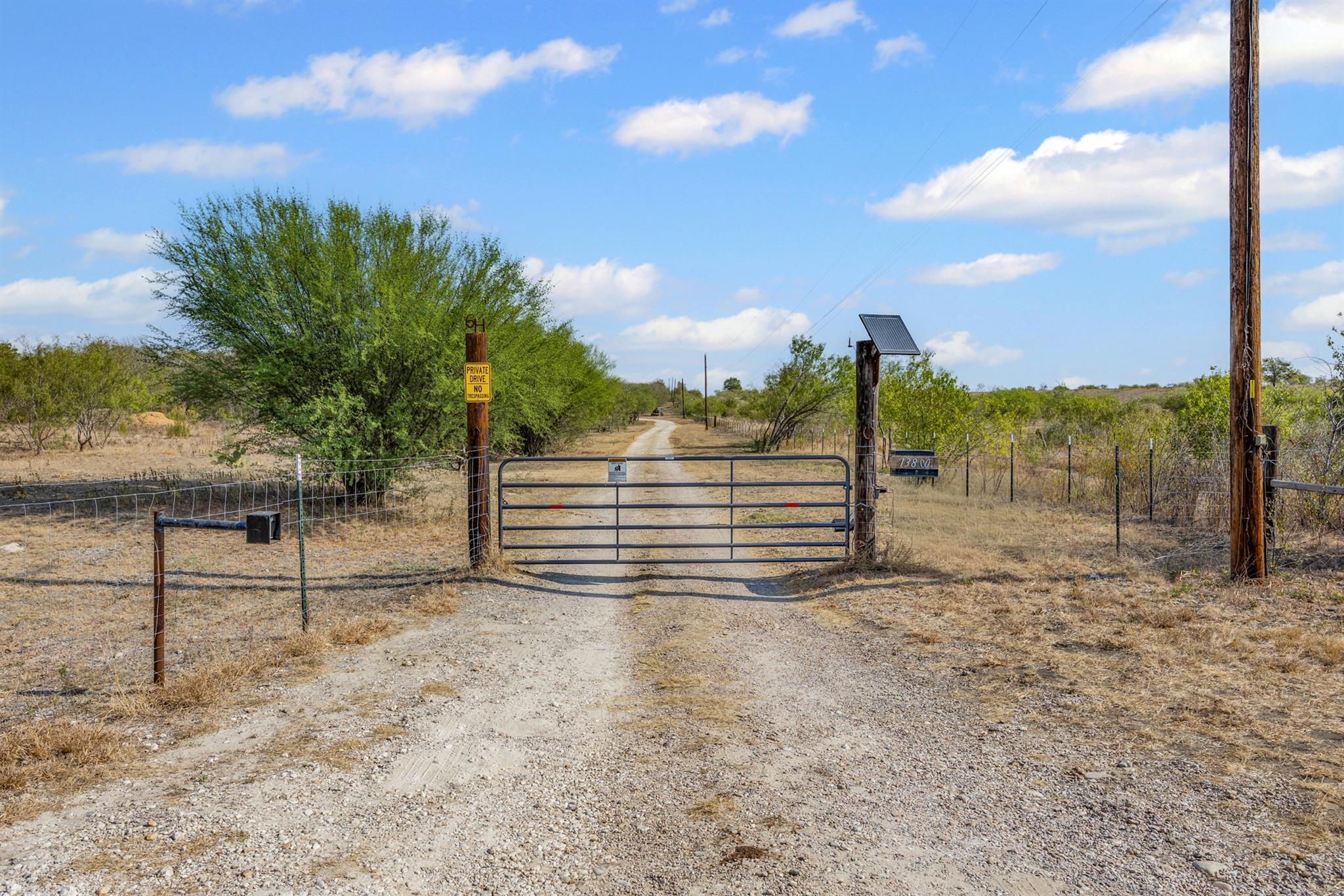 Listing photo 1 of 13800  Hokanson Rd