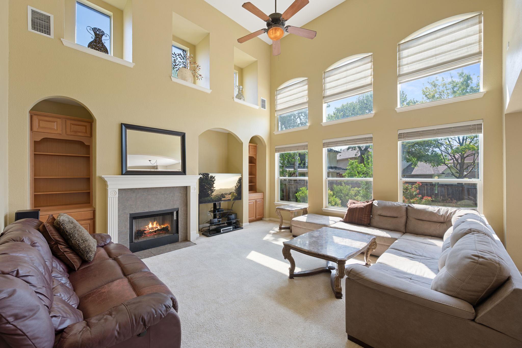 Listing photo 1 of 707  House Wren Loop