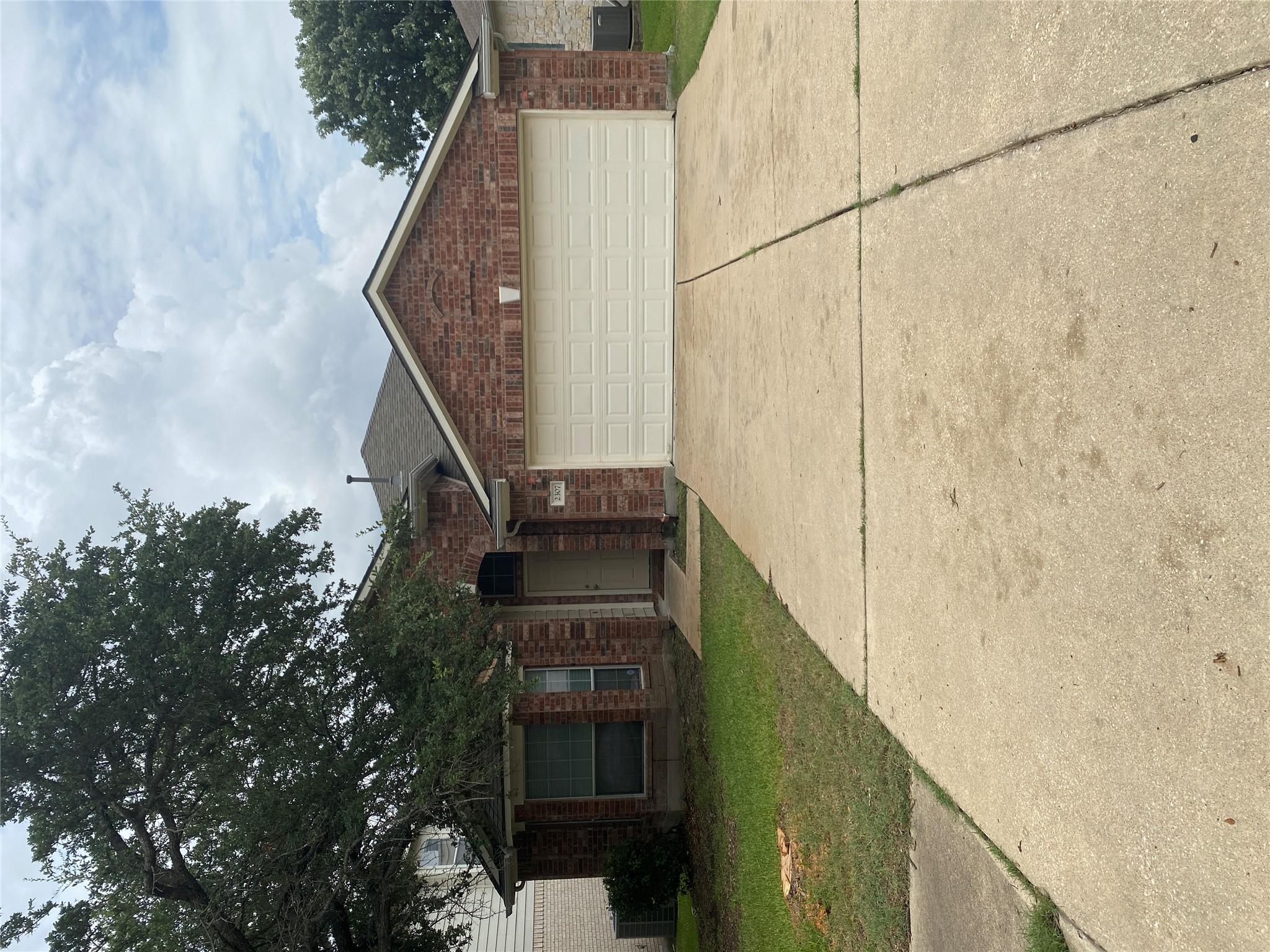 Ảnh nhà đang rao bán 1 của 2307  Paradise Ridge Dr
