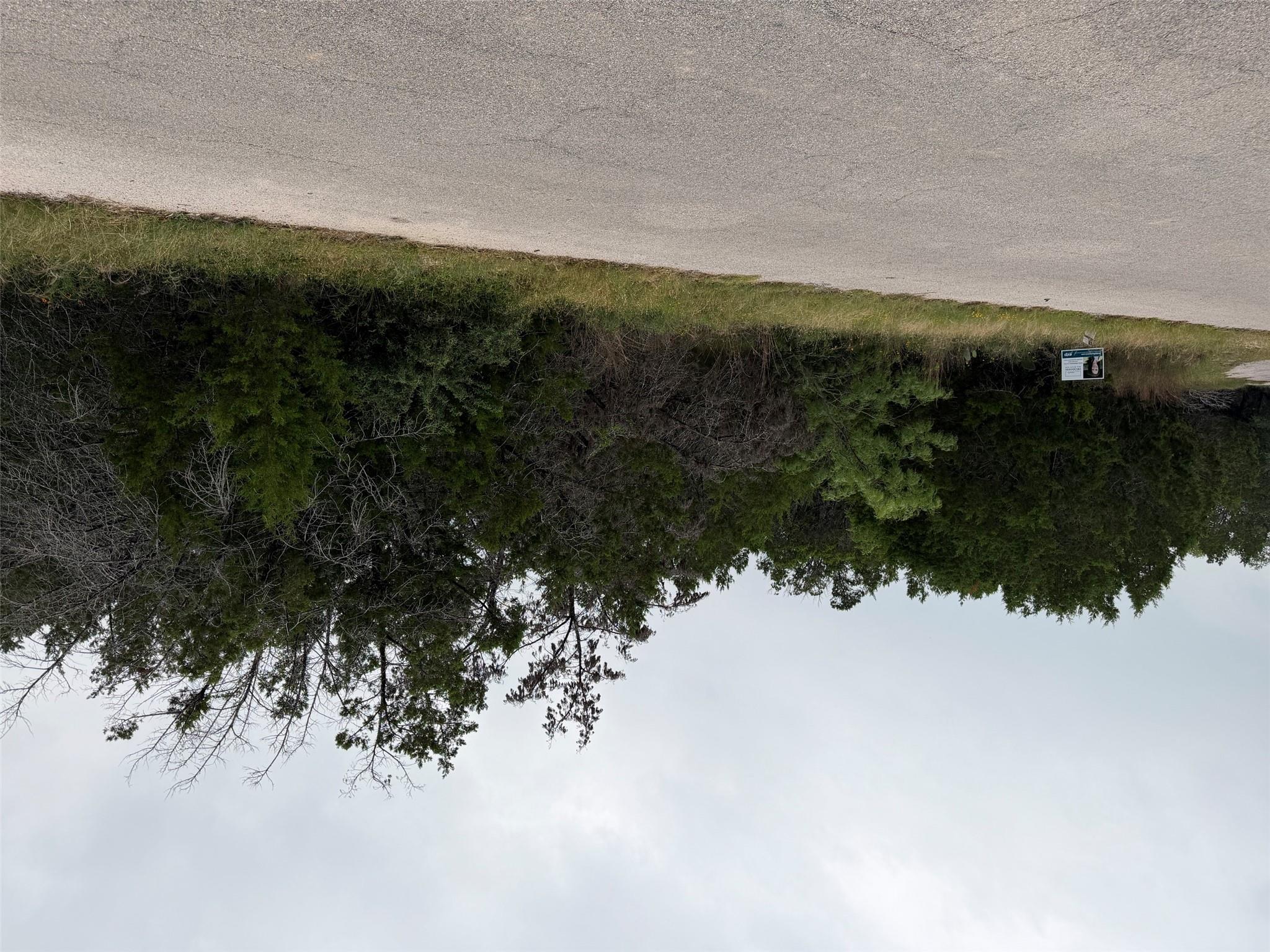 Listing photo 1 of 21479  Lakefront Dr