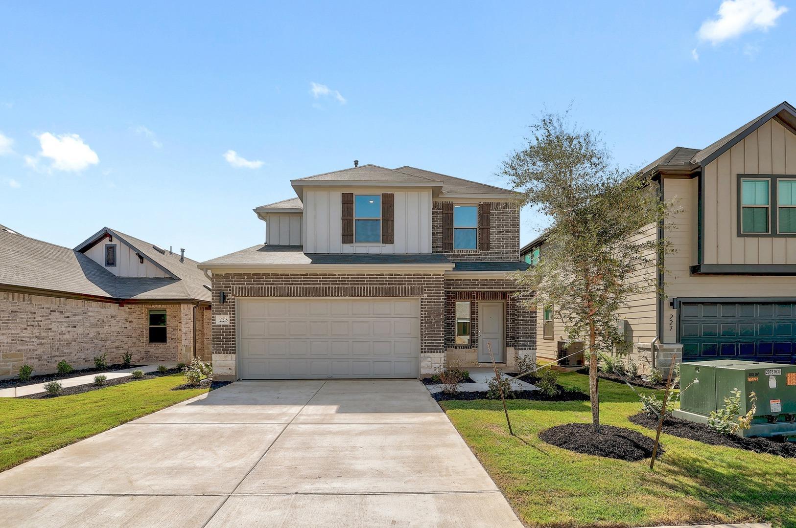 Listing photo 1 of 223  Hornet St