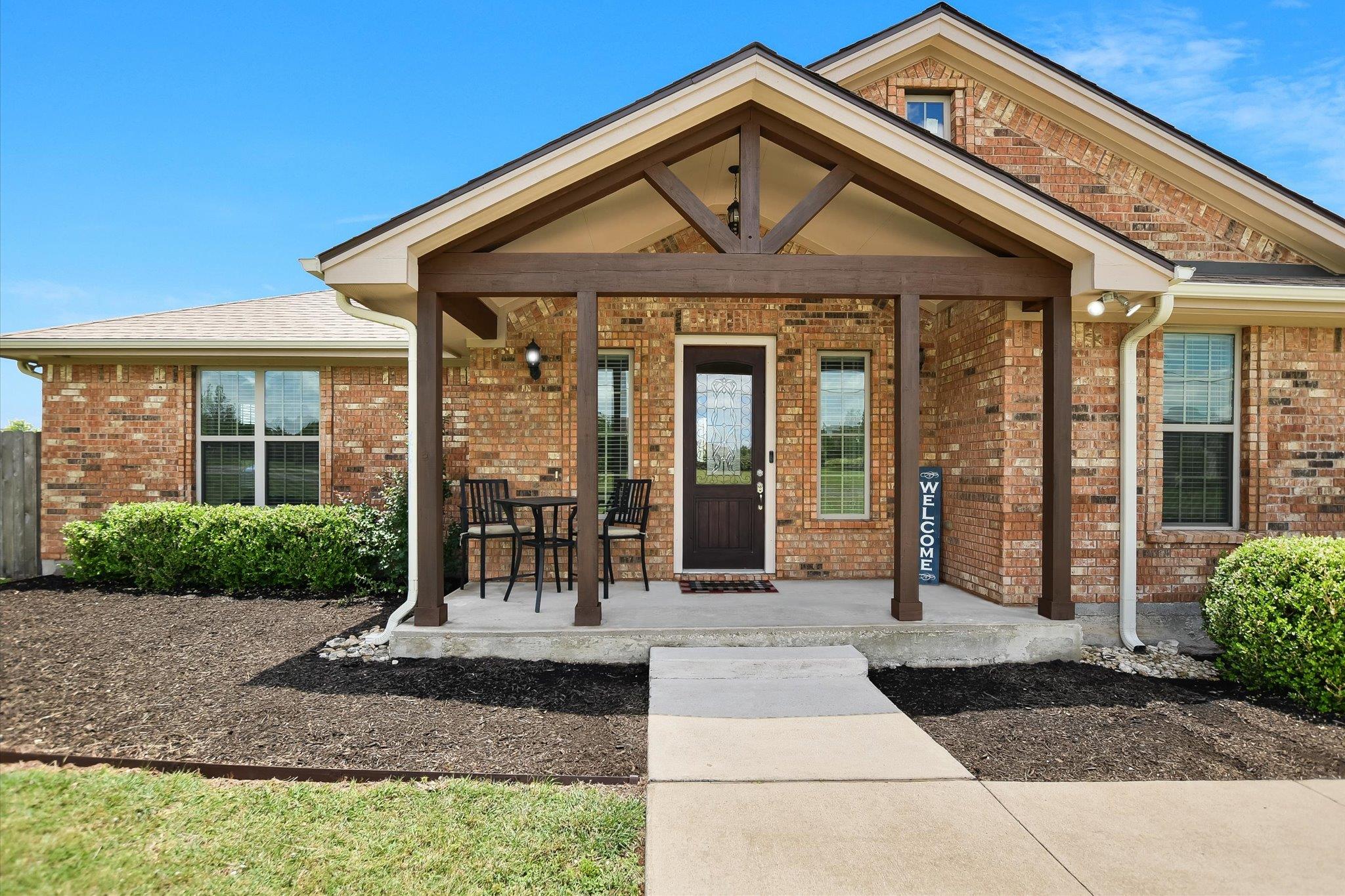 Listing photo 1 of 212  Christine Ln