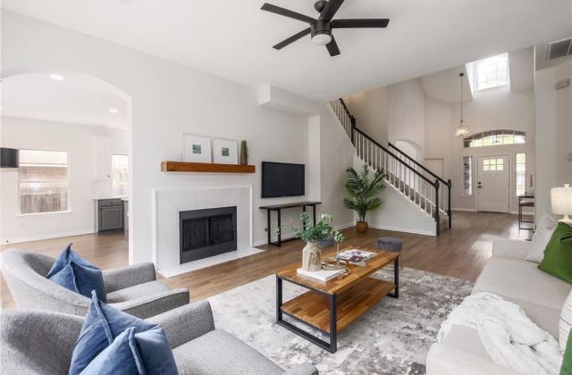 Listing photo 1 of 1831  Chino Valley Trl
