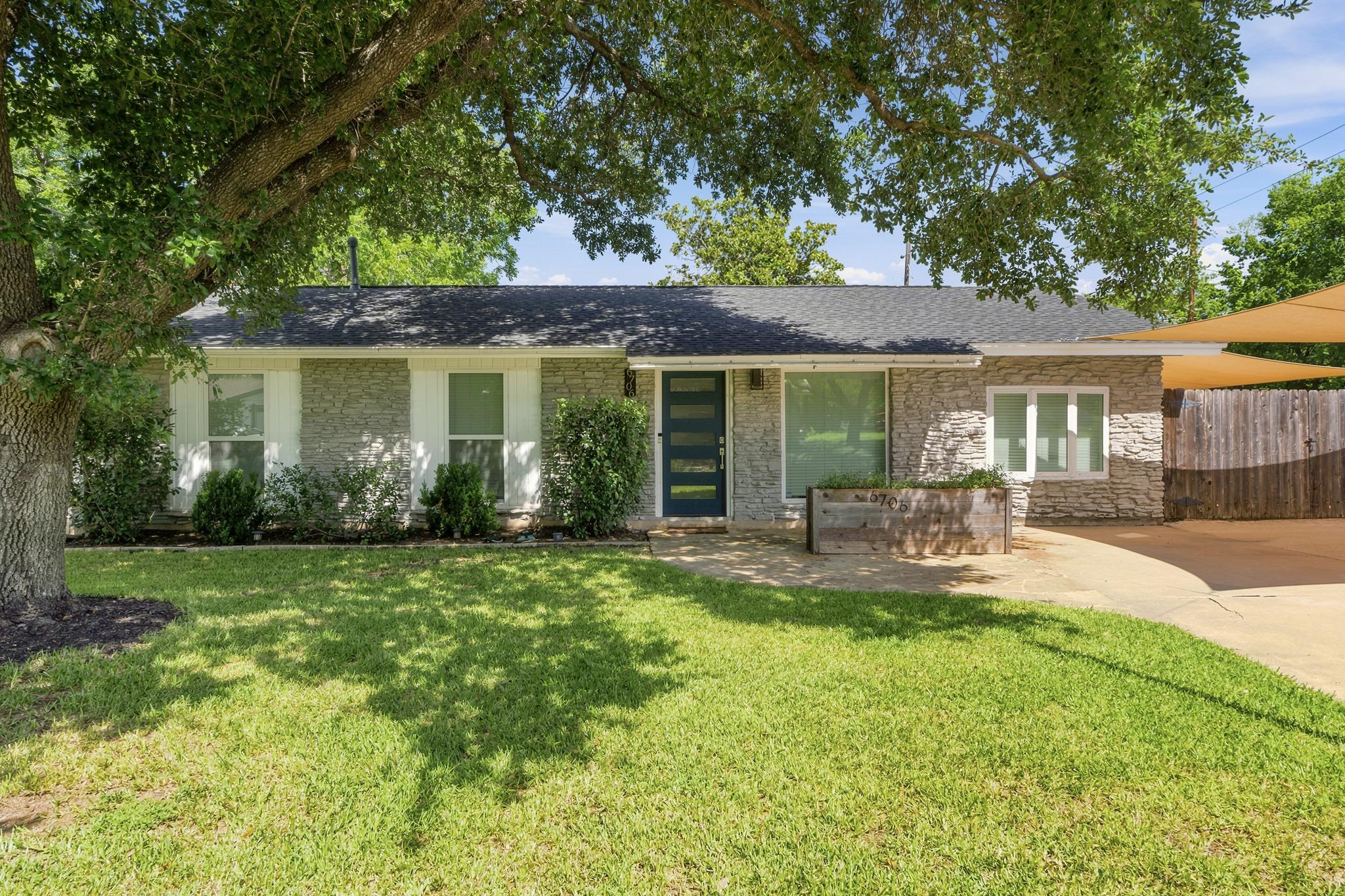 Listing photo 1 of 6706  Isabelle Dr