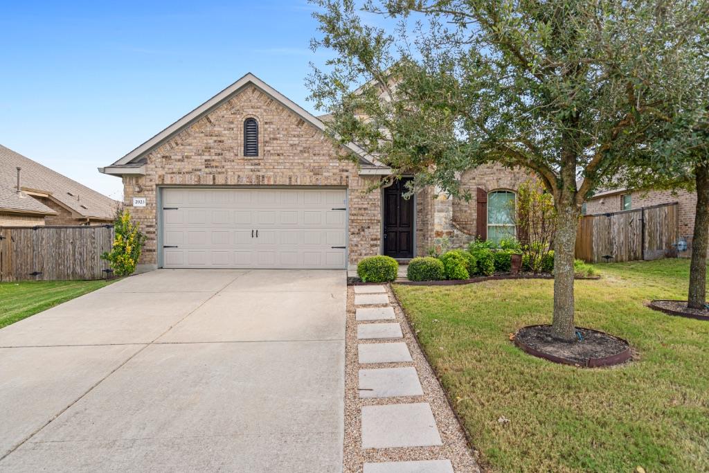 Listing photo 1 of 2923  Bluffstone Dr