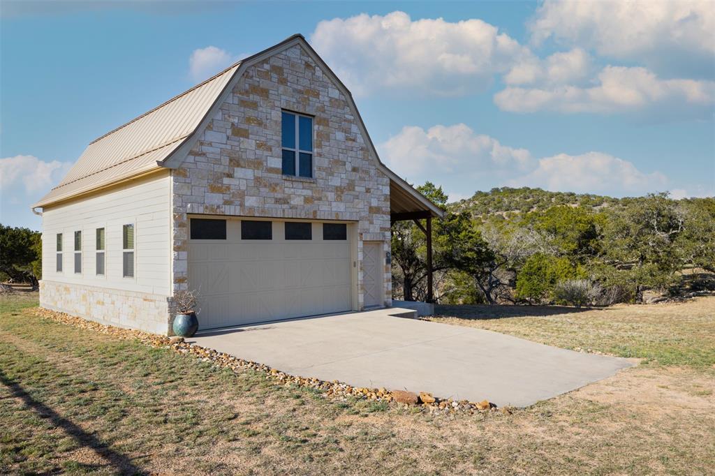 Listing photo 1 of 5135  Lookout Ridge Dr