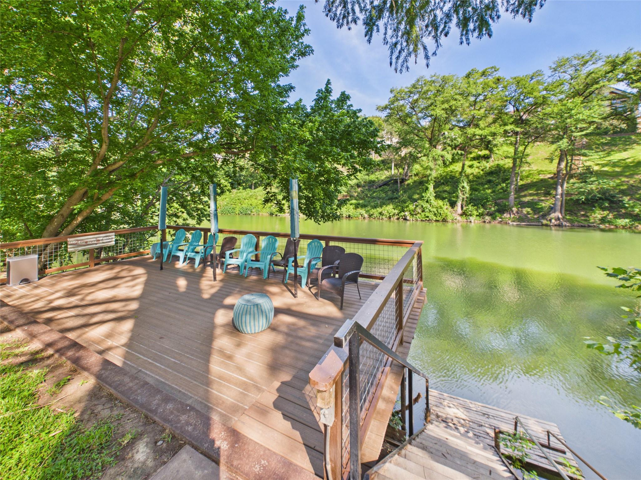 Listing photo 1 of 1238  Sleepy Hollow Ln