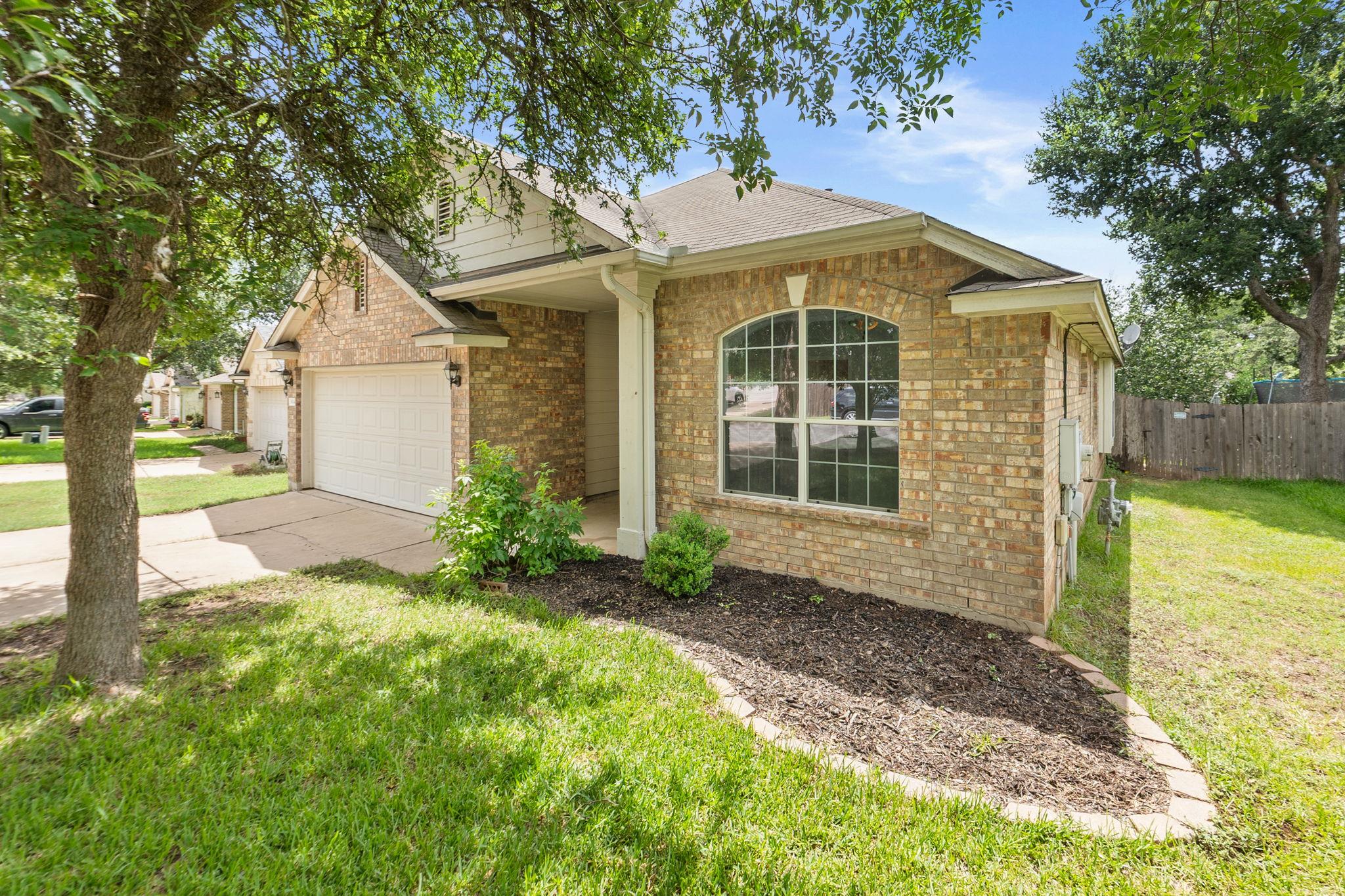 Listing photo 1 of 3904  TAPADO CANYON Trl