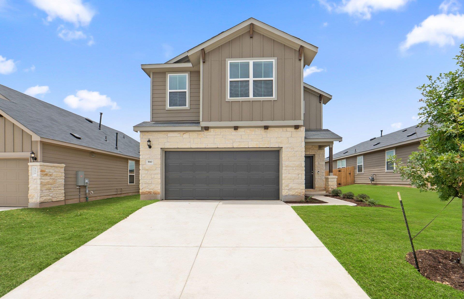 Listing photo 1 of 590  Rubber Tree Way