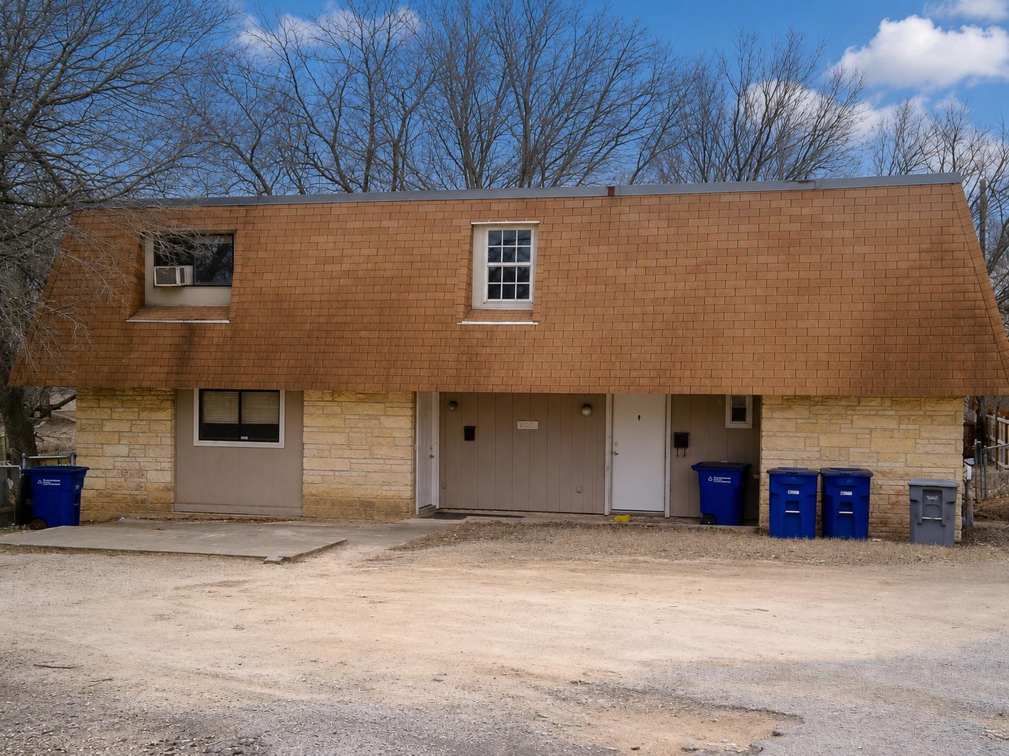 Listing photo 1 of 6257  Manor Rd  #B