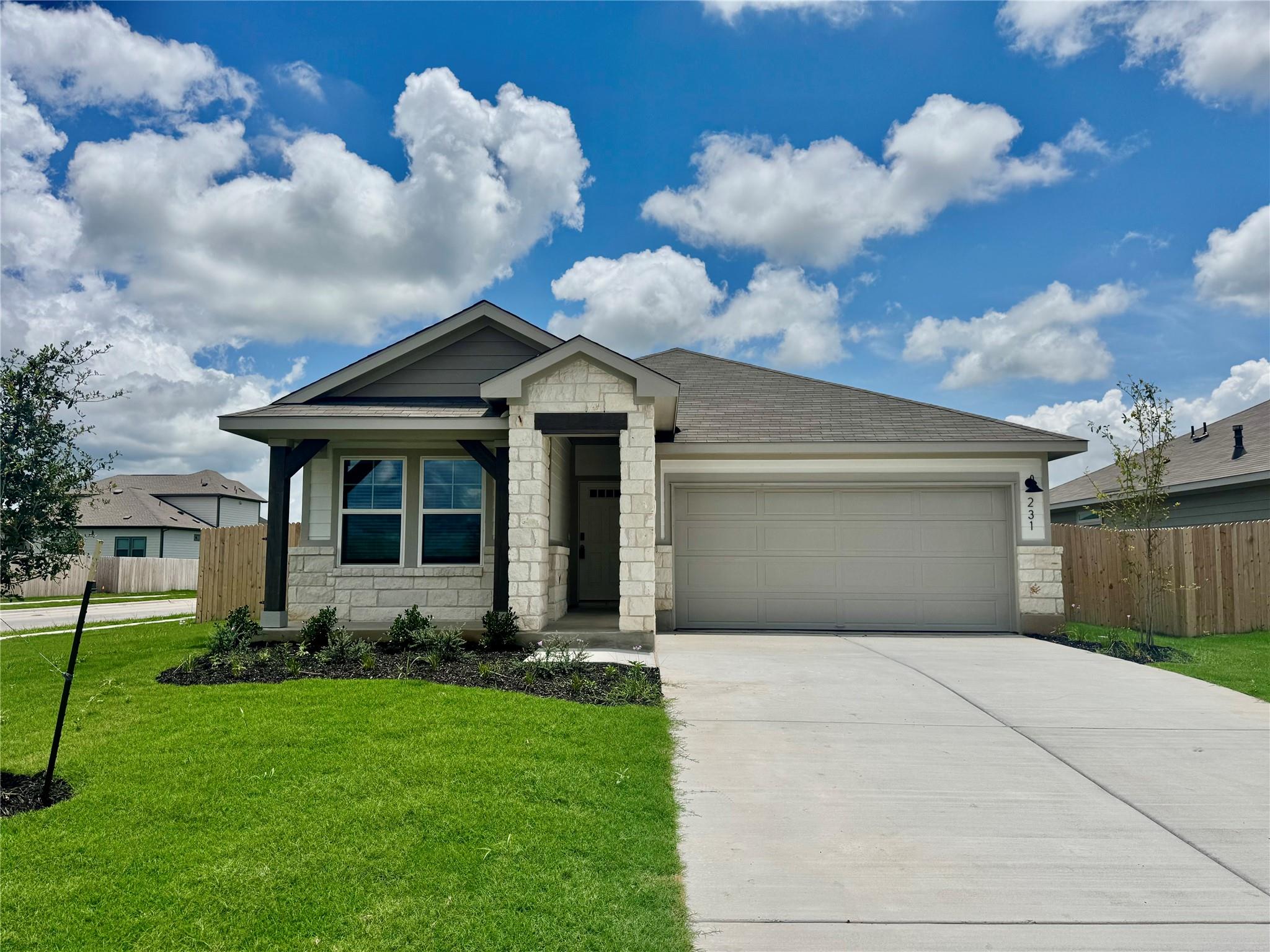 Foto de la propiedad en venta en 231  Red Tail Hawk Ln
