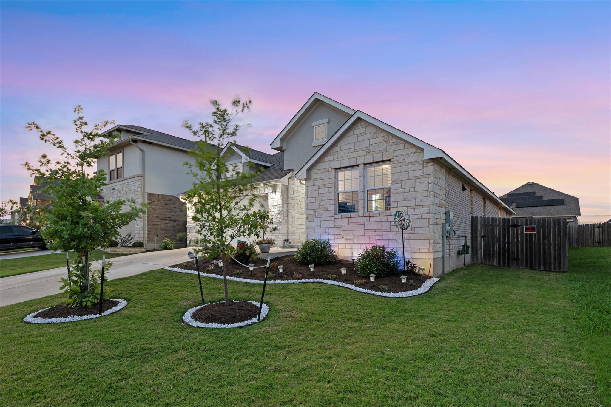 Listing photo 1 of 4420  Jackies Dr