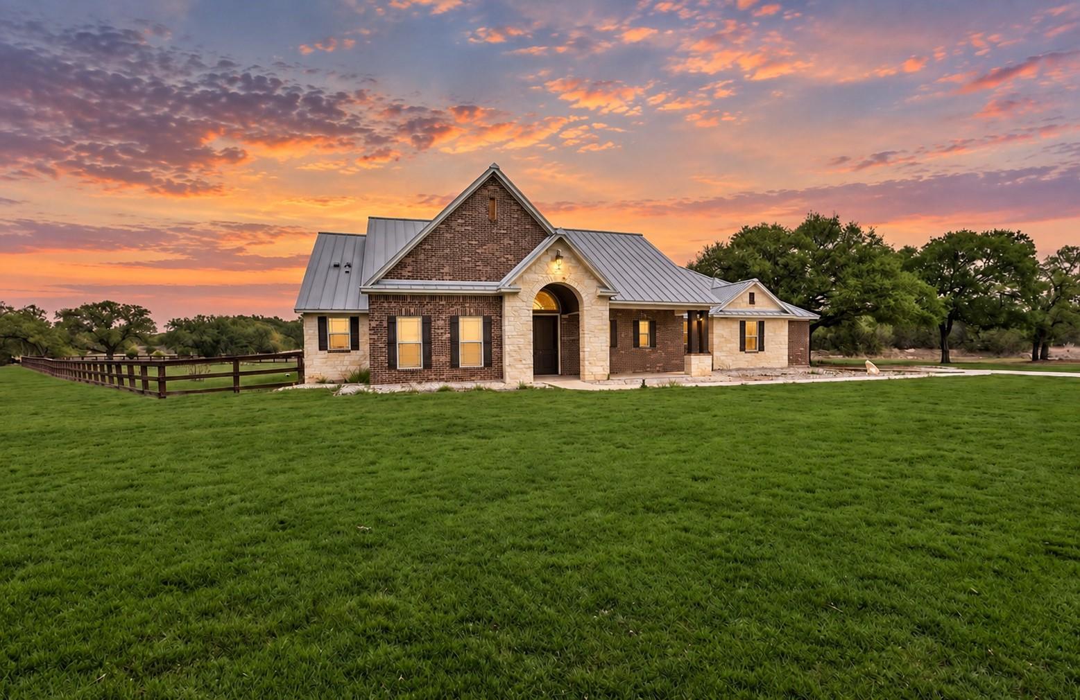Listing photo 1 of 815  Serene Waters St