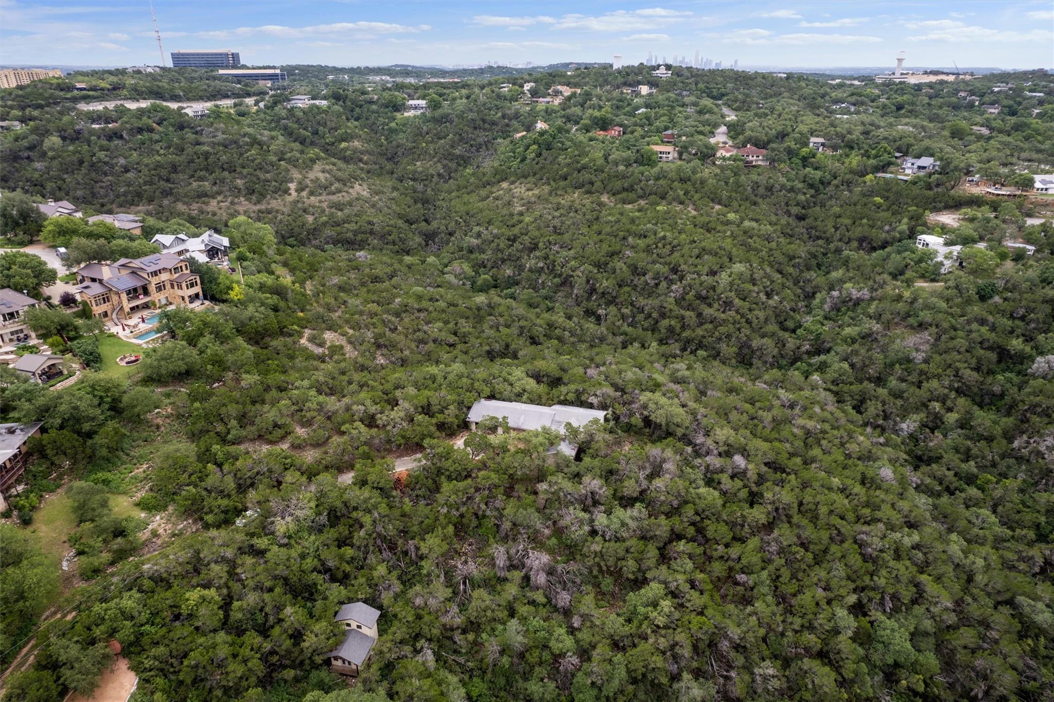 Listing photo 1 of 501  Drawbridge Rd