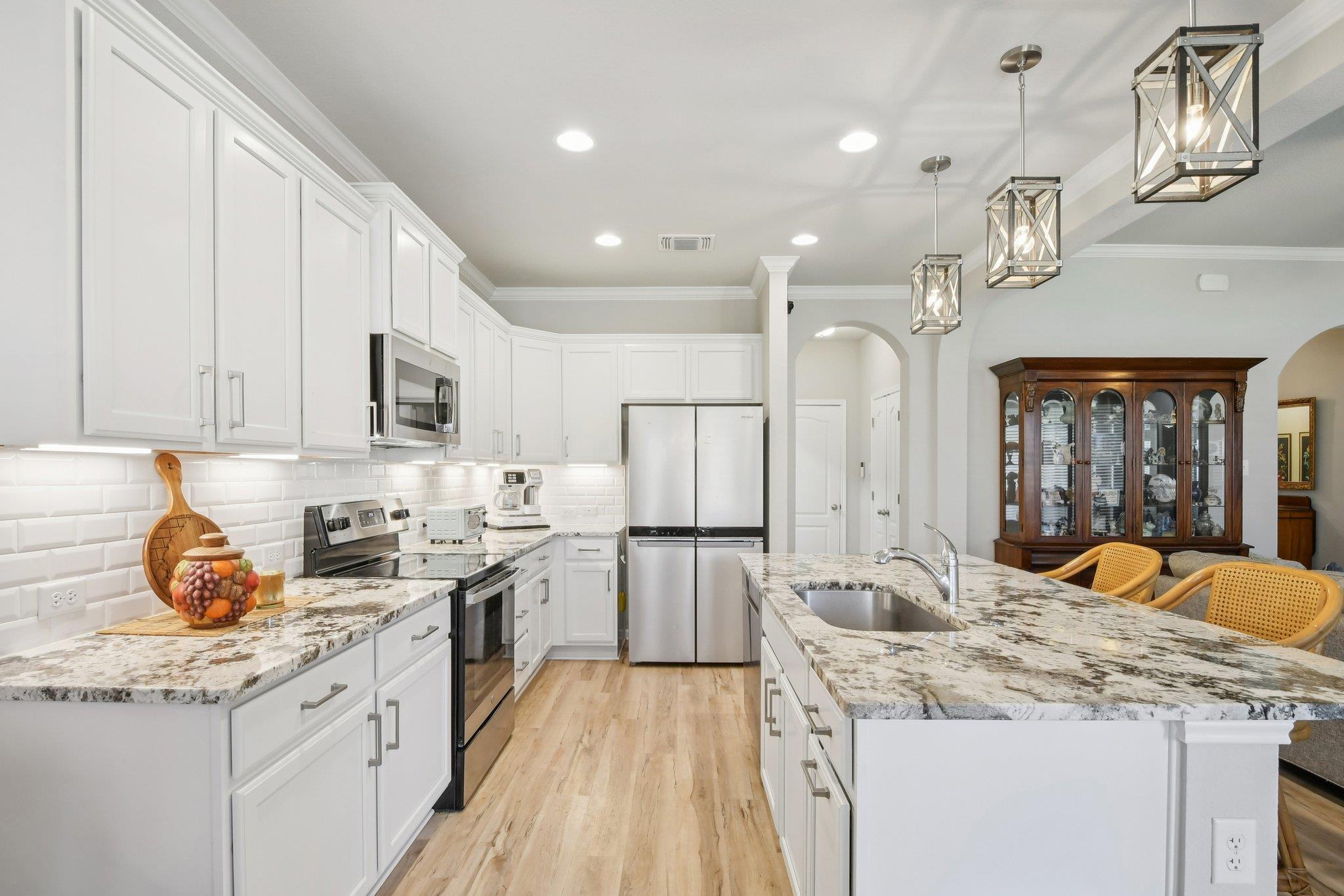 7316  Caladium Dr 매물 사진 1