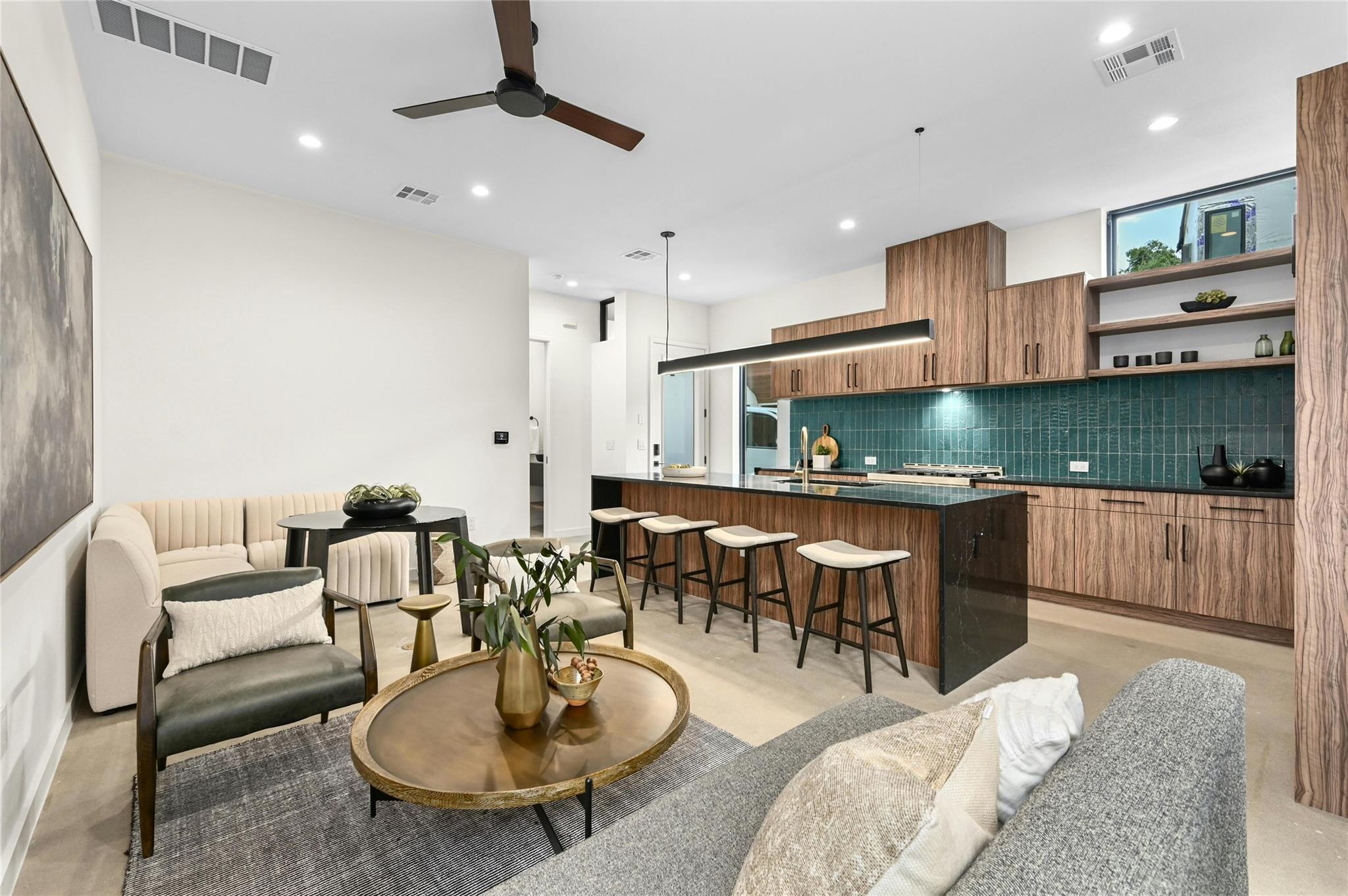 Listing photo 1 of 219  Lessin Ln  #Unit 6