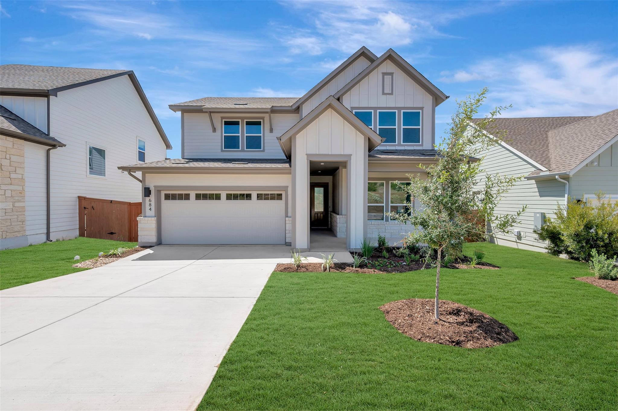Listing photo 1 of 684  Iron Willow Loop