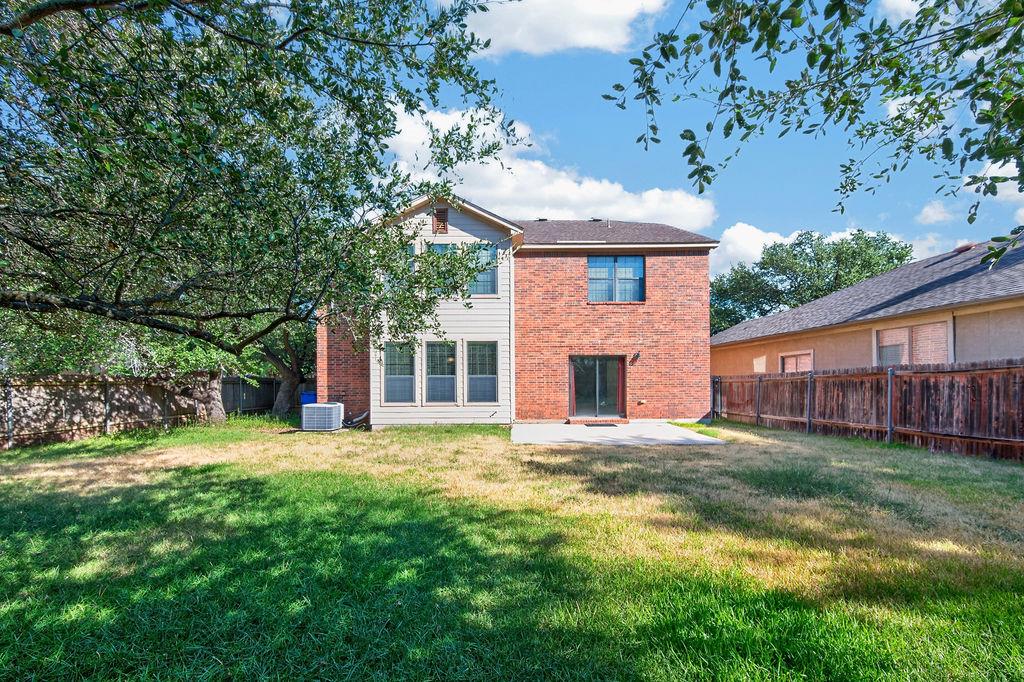 Listing photo 1 of 2200  Ezra Ct