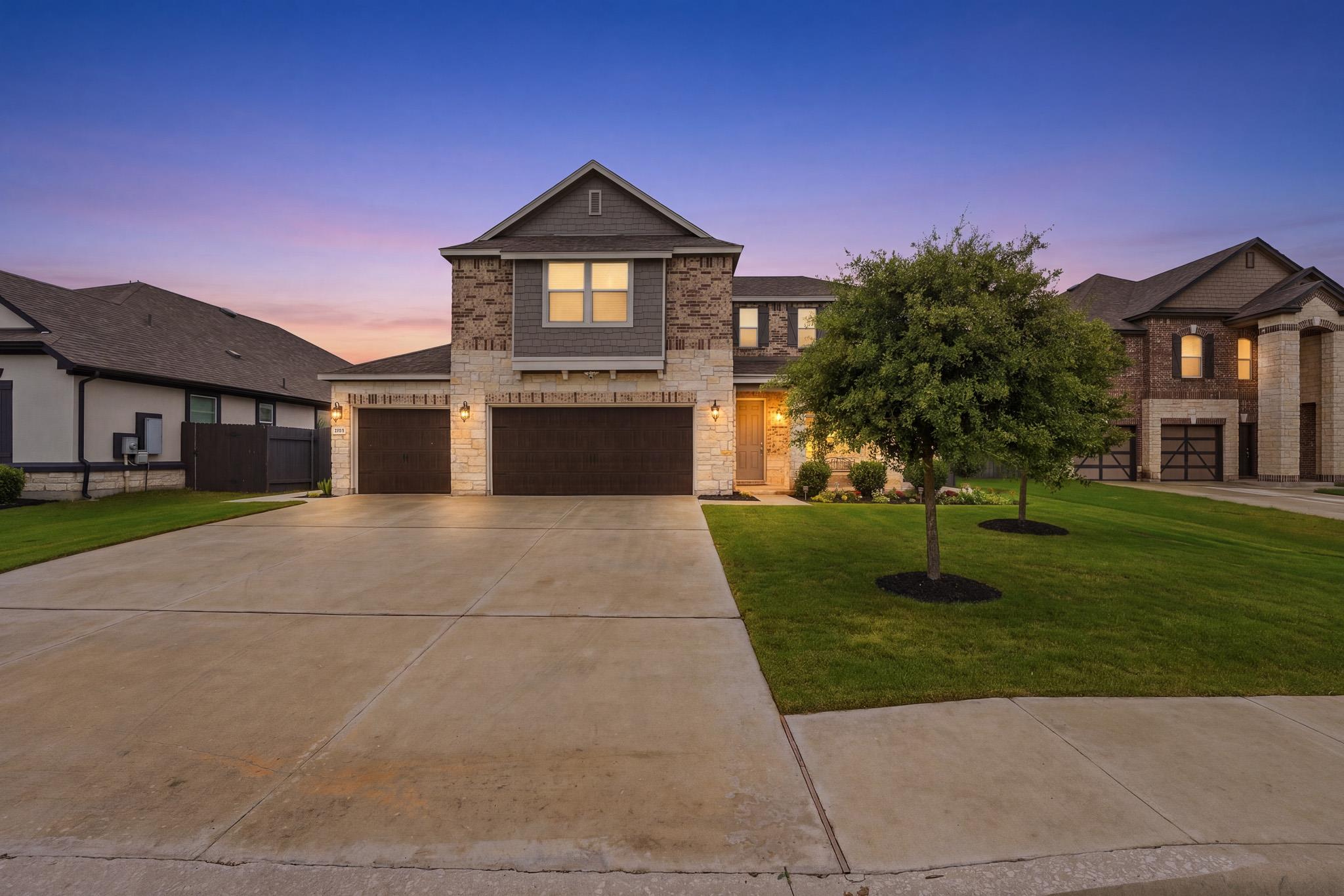 Listing photo 1 of 1515  Foxglove Dr