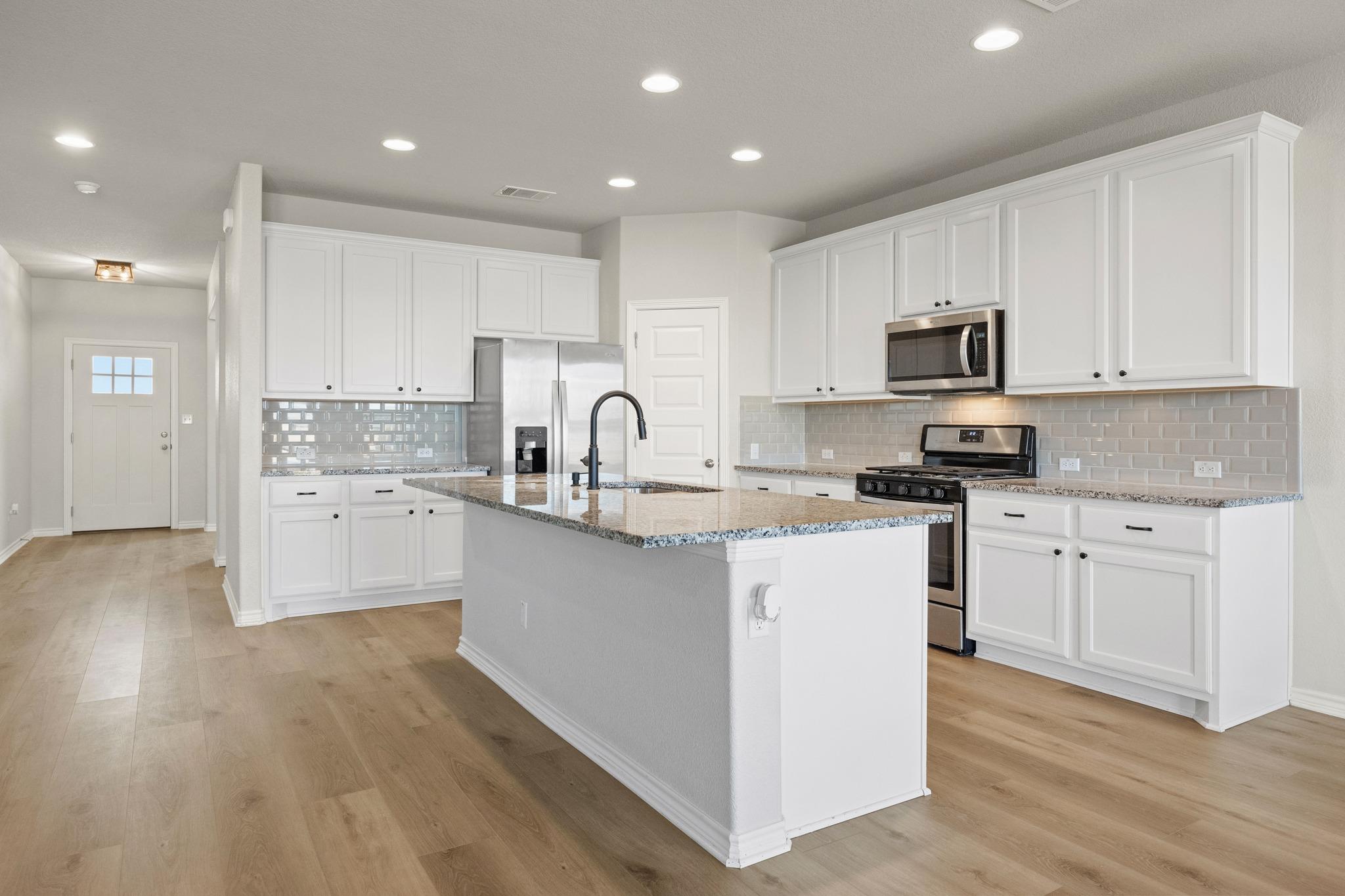 Listing photo 1 of 5408  Vanner Path
