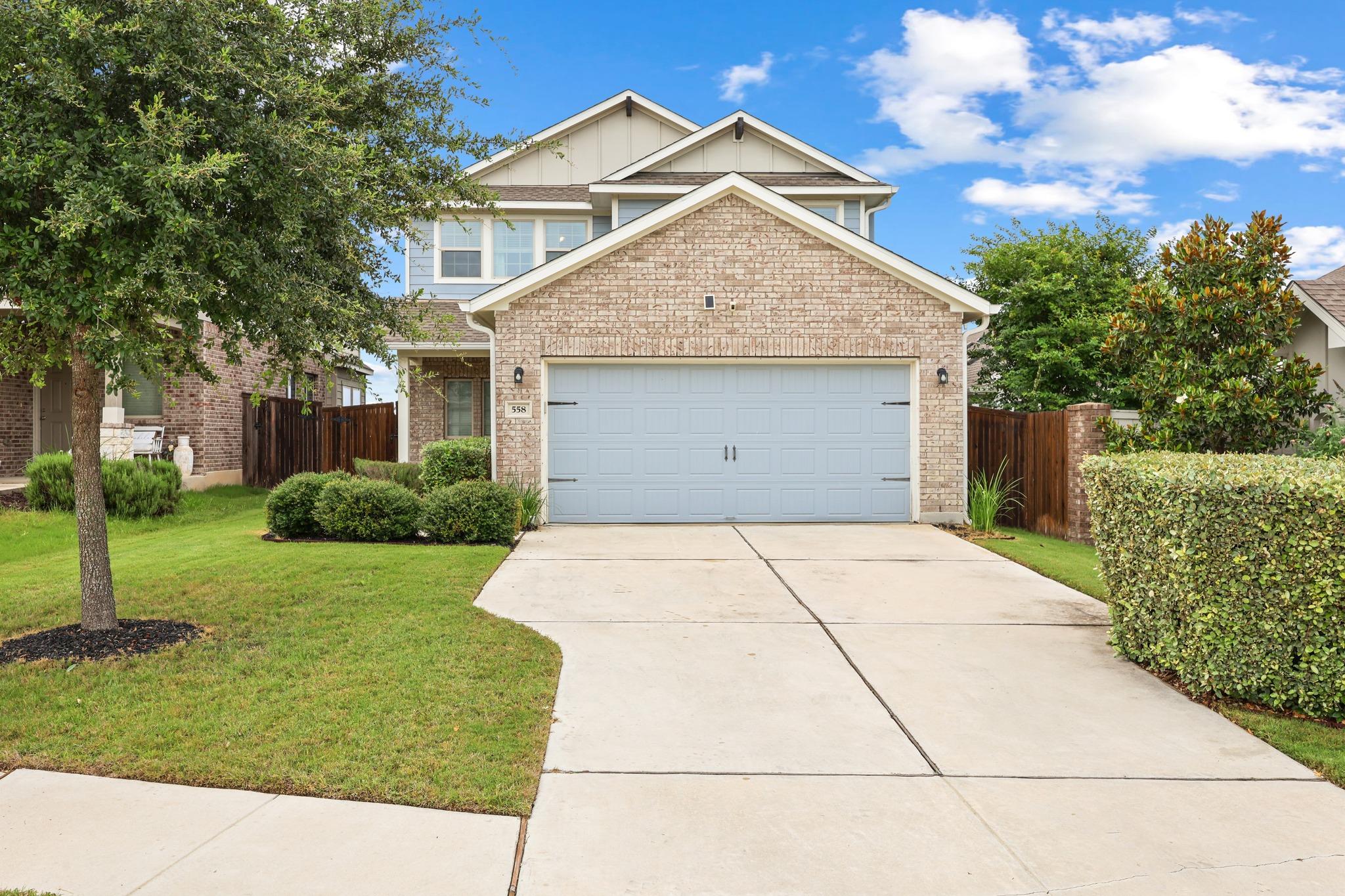 Listing photo 1 of 558  Nautical Loop