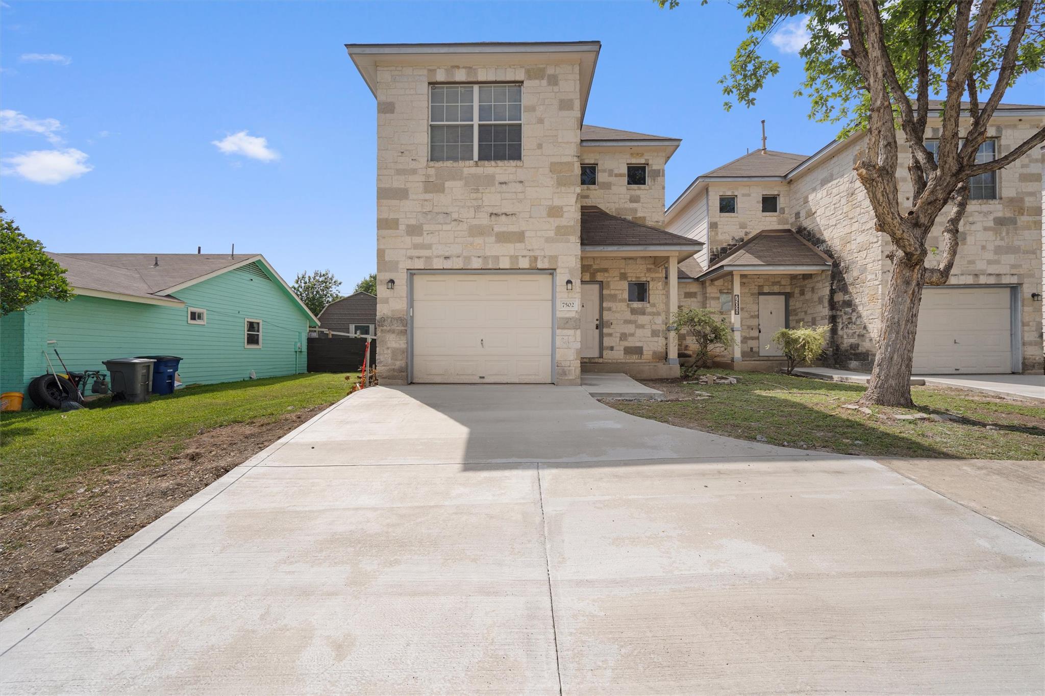Listing photo 1 of 7502  Lazy Creek Dr  #A