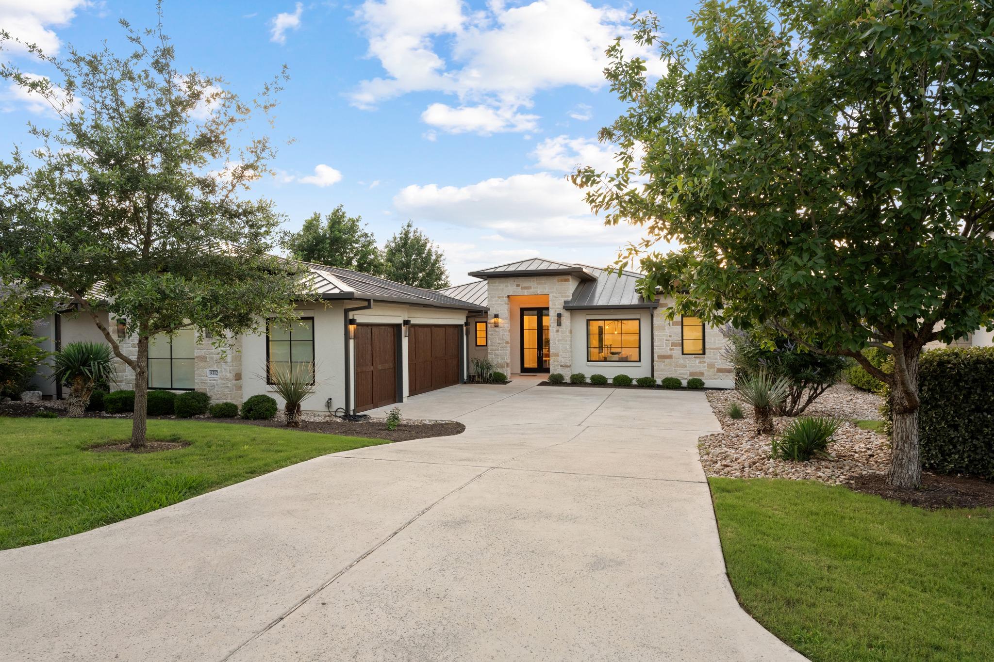 Listing photo 1 of 8312  Carranzo Dr