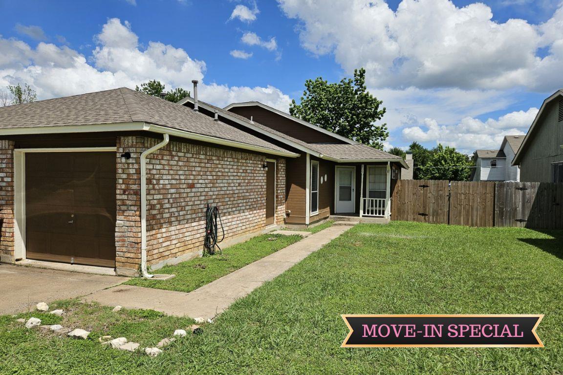 Listing photo 1 of 805  Lexington Rd  #B