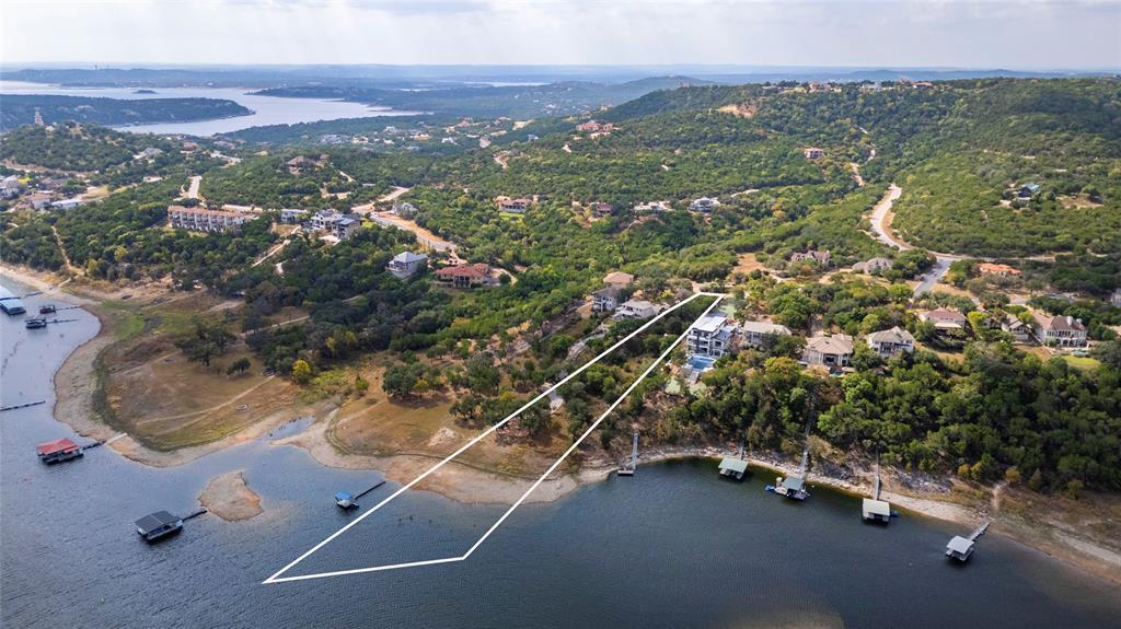 Discover a tranquil lakeside retreat, boasting an