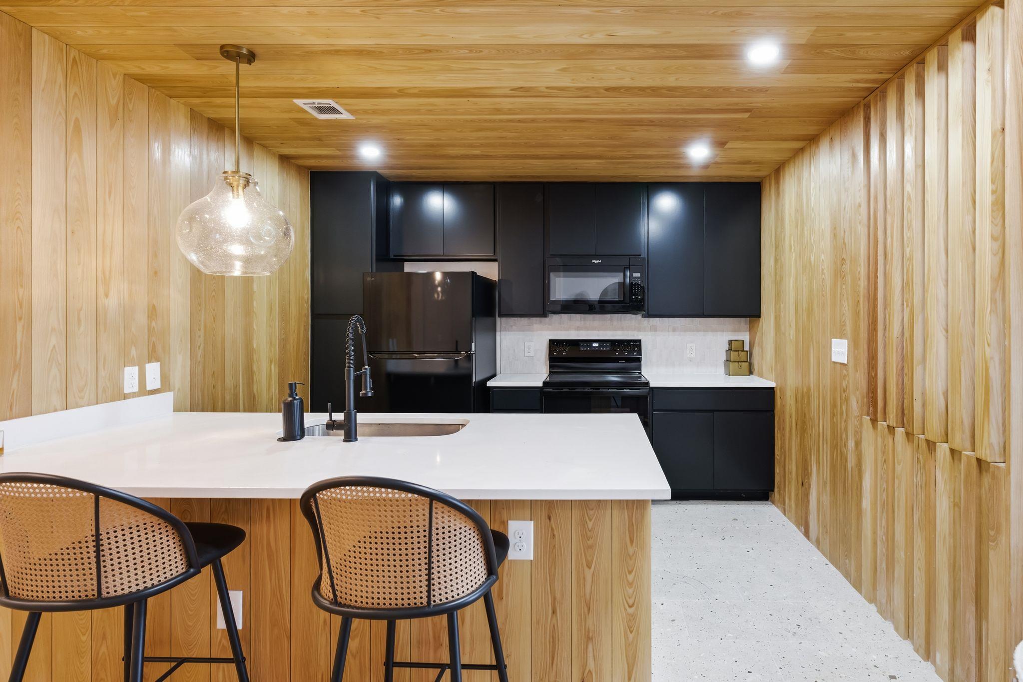 Listing photo 1 of 2505  Thornton Rd  #2204