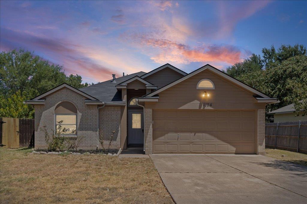 Listing photo 1 of 1104  Winecup Ct