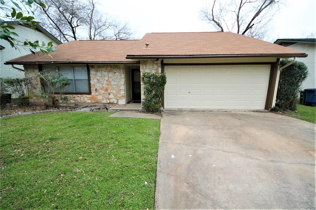 Listing photo 1 of 3206  Spaniel Dr