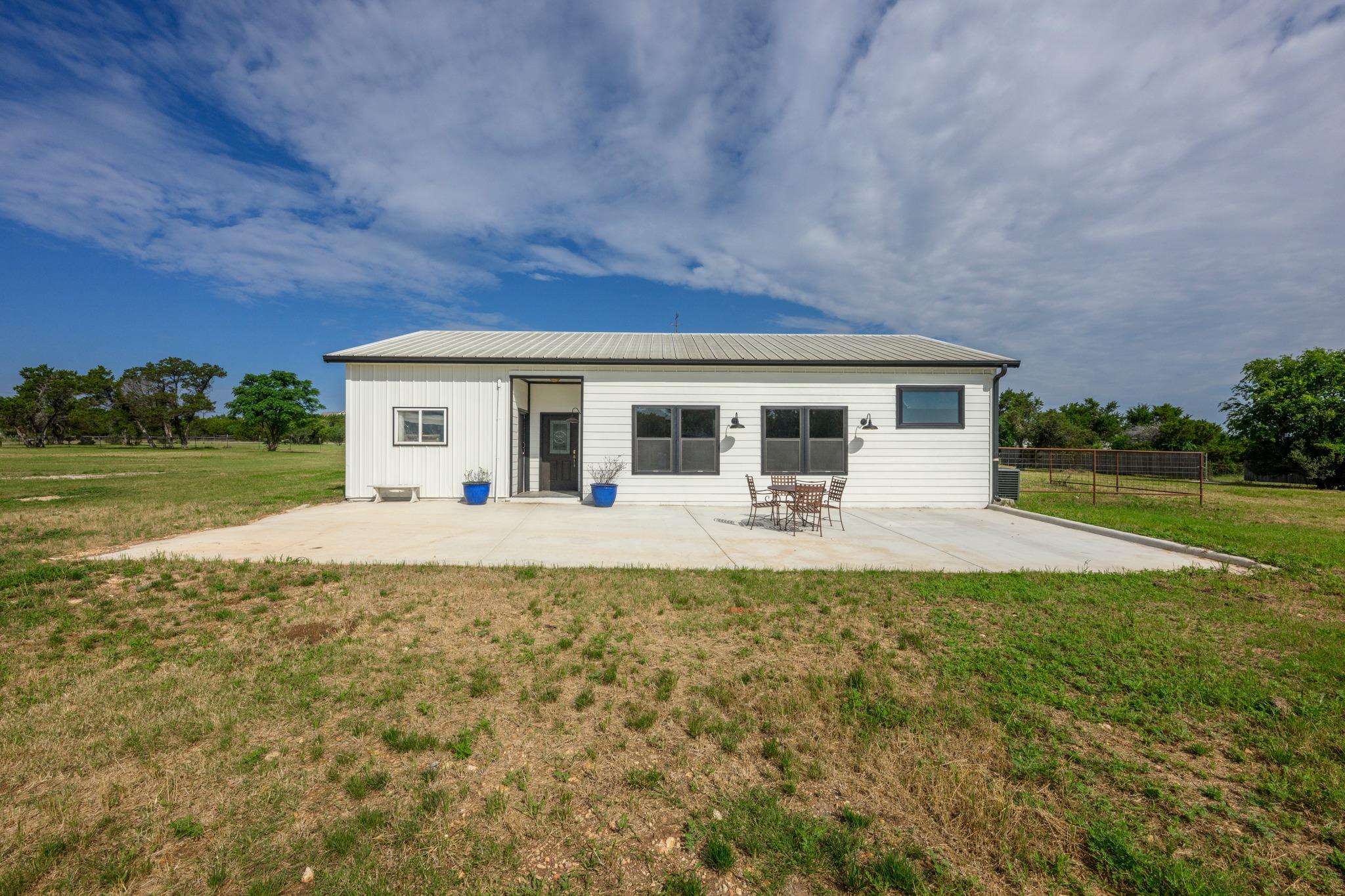 Listing photo 1 of 408  Mesa Oaks Rd