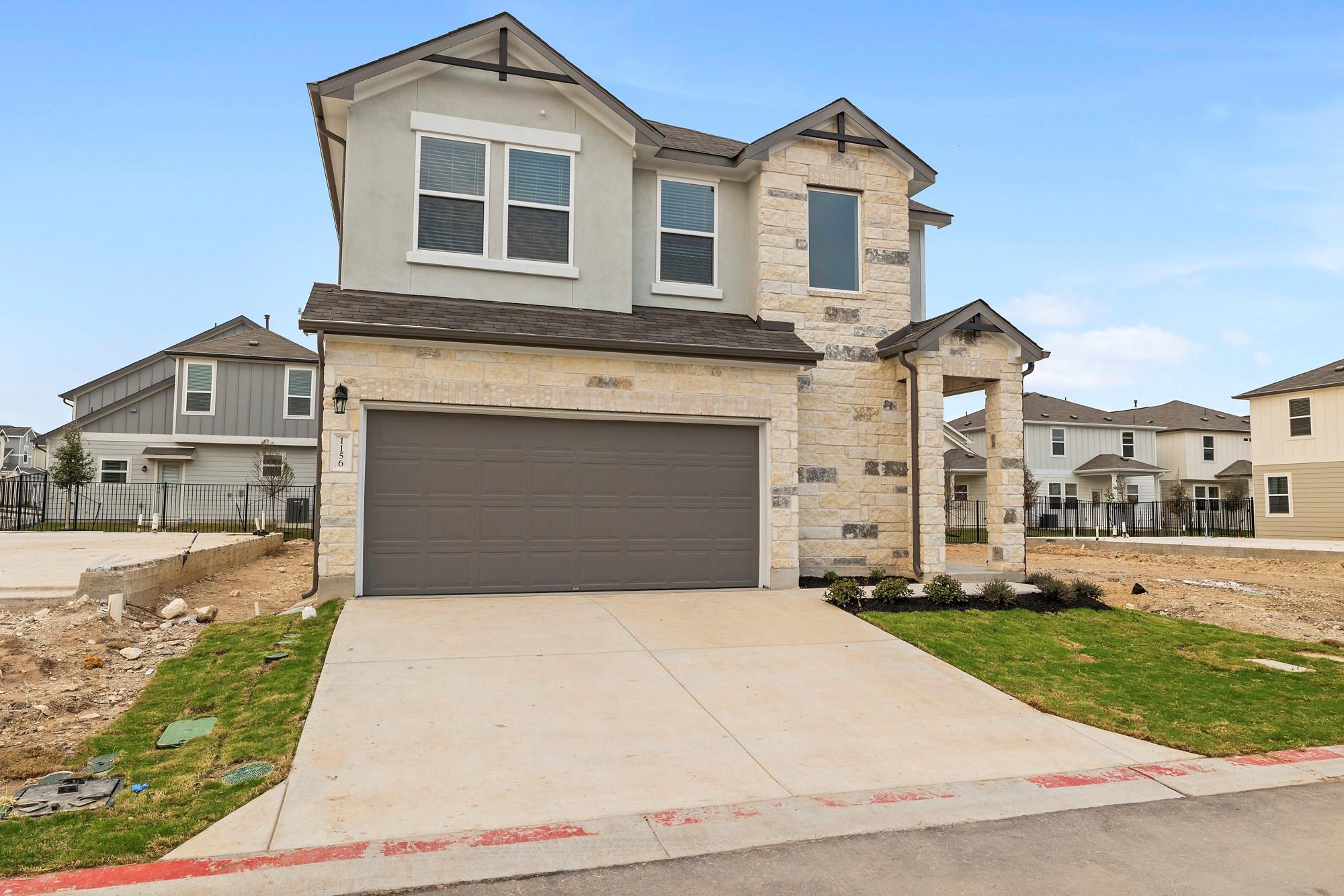 Listing photo 1 of 1156  Autumn Heather Dr
